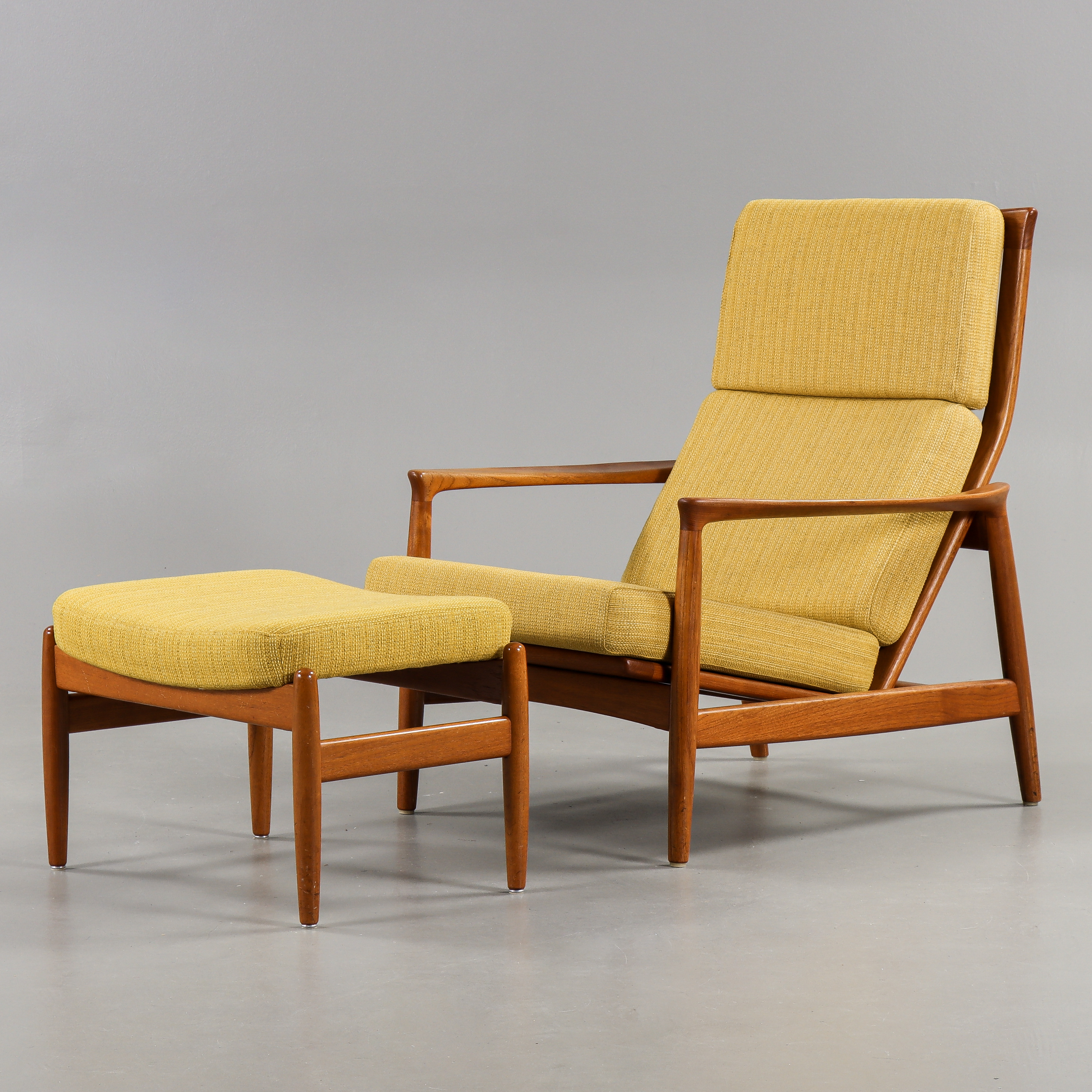 FOLKE OHLSSON. Fåtölj med fotpall, teak, "Stanford", DUX, 1900-talets mitt.