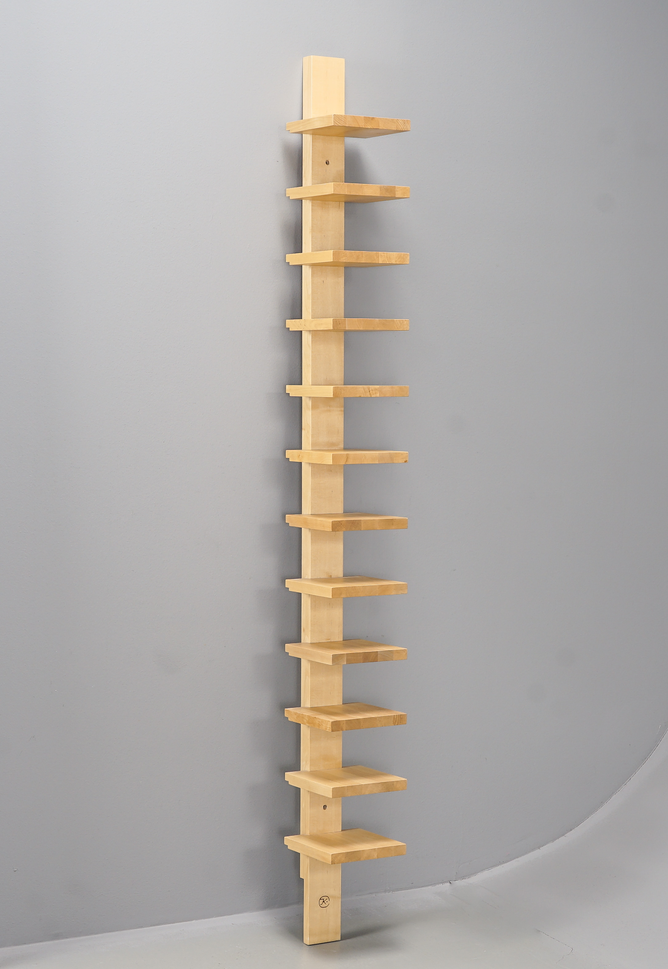 JOHN KANDELL. Hylla "Pilaster", Källemo, 1900/2000-tal.
