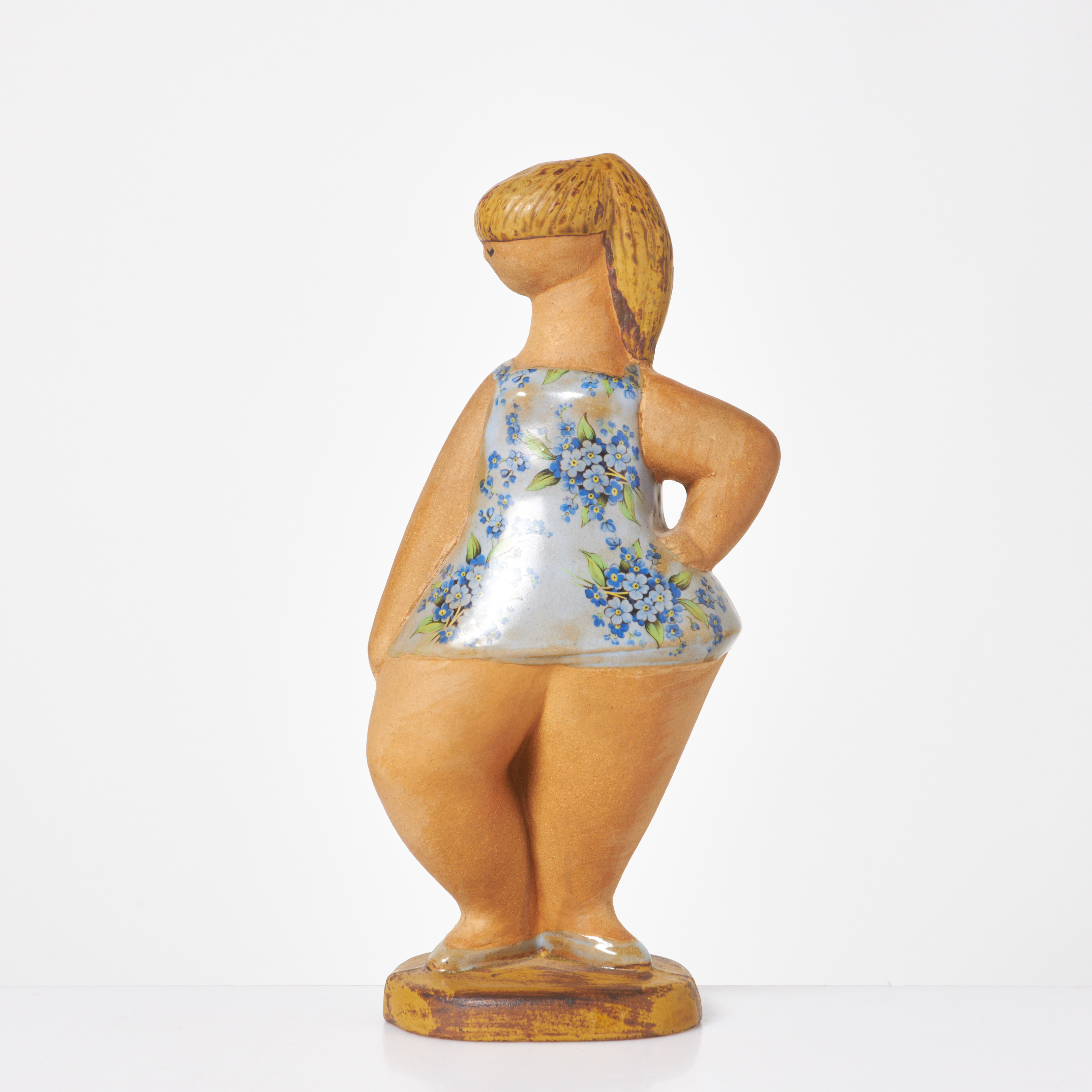 LISA LARSON. Dora, figurin, glaserat stengods, cromotryck, undertill signerad samt etikettmärkt, Gustavsberg.
