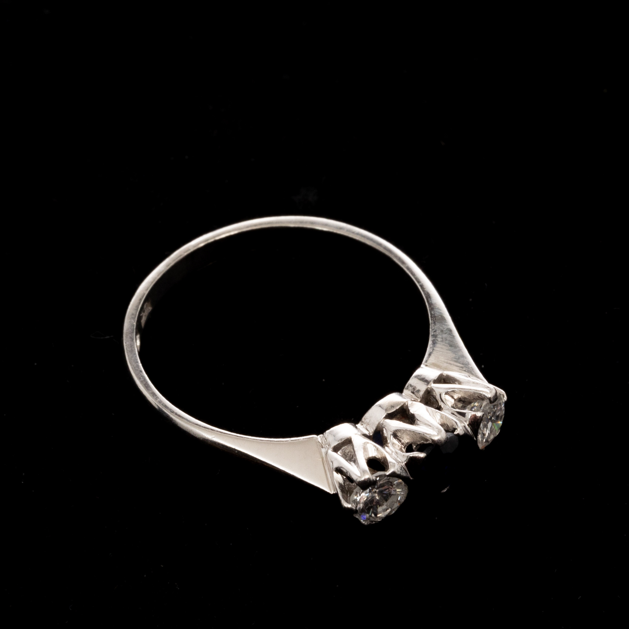 RING, 18K vitguld, Briljanter 0,3 ct, Safir 0,28 ct.