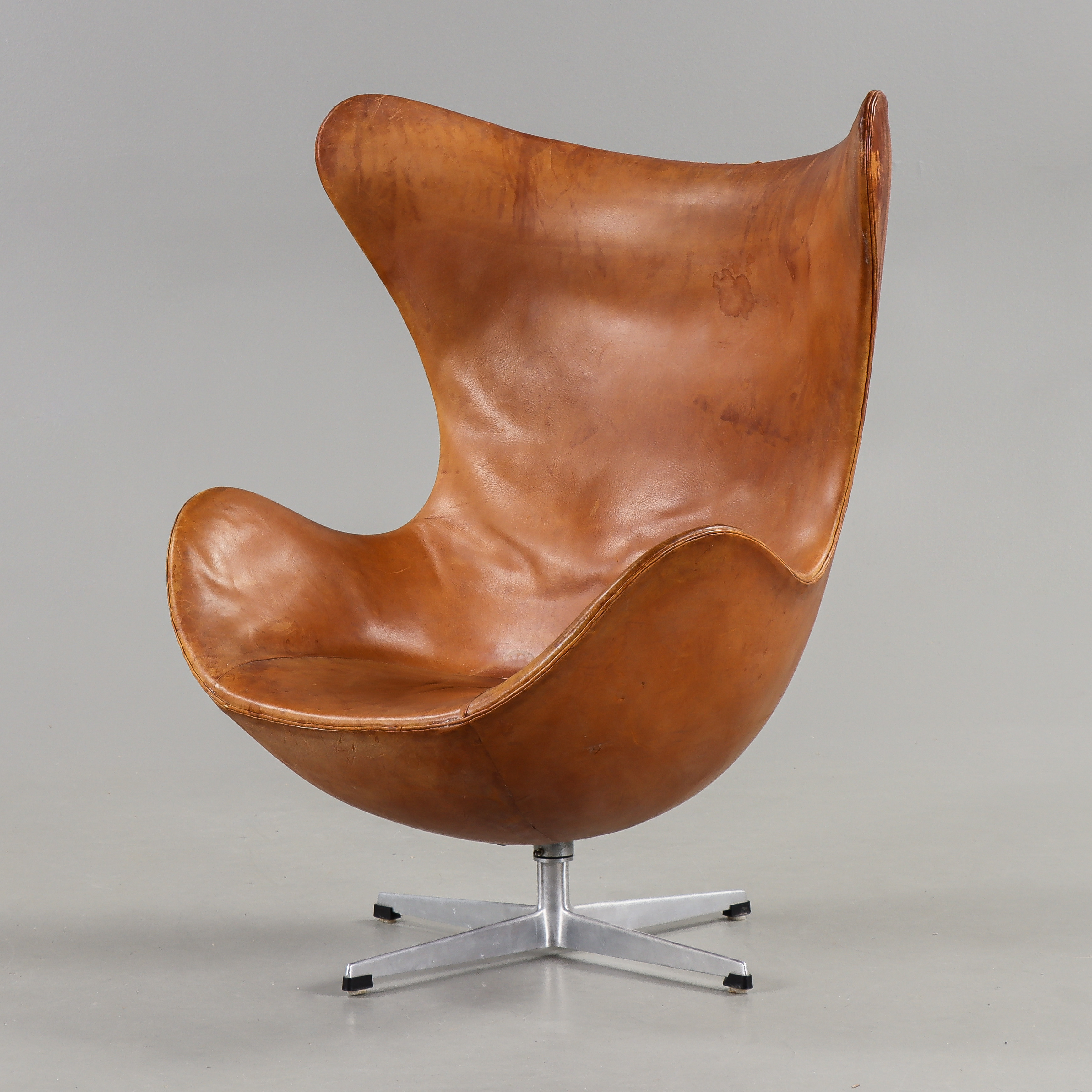 ARNE JACOBSEN. Fåtölj "Ägget" Fritz Hansen, 1960-tal.