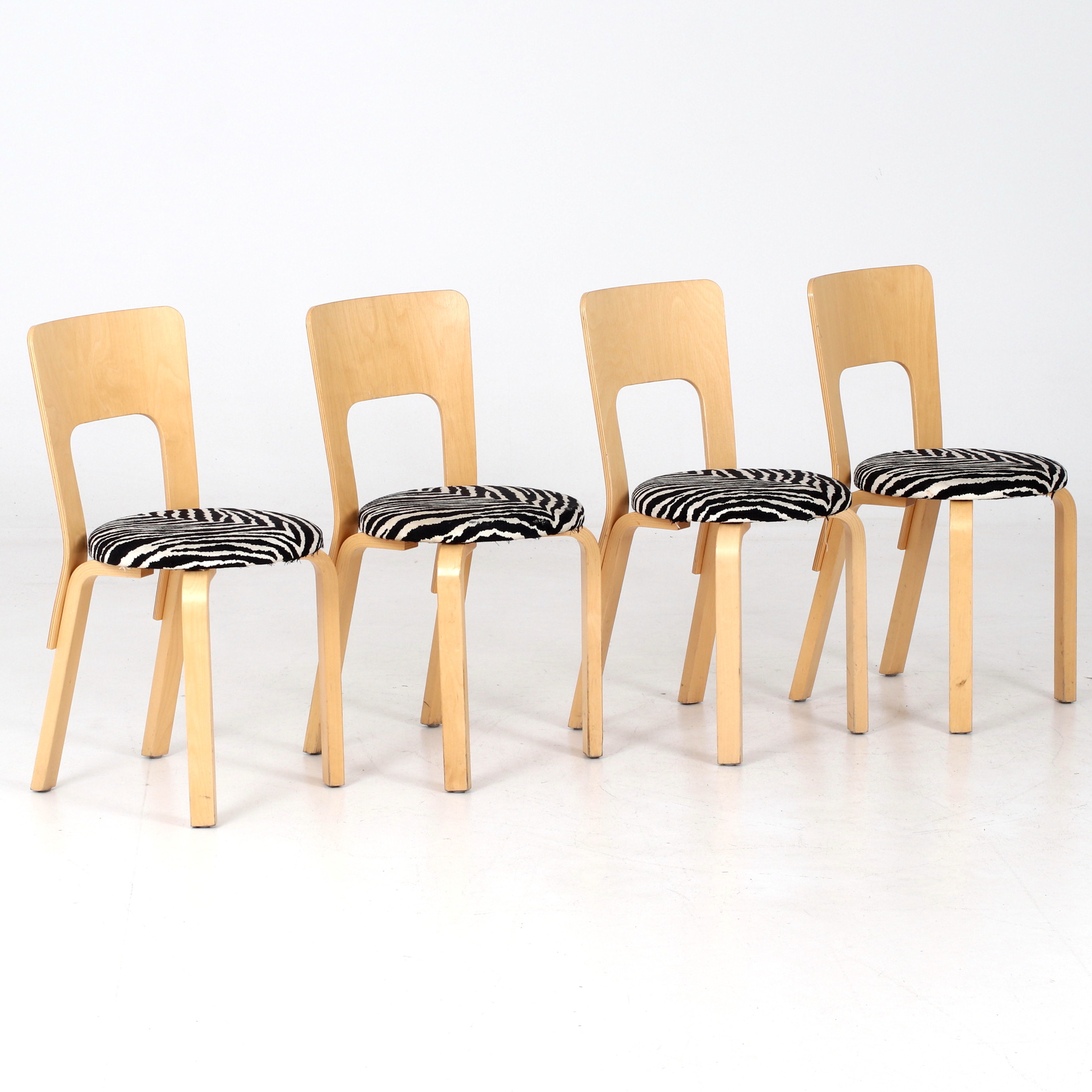 ALVAR AALTO. Stolar, 4 st, modell 66, Artek, Finland.