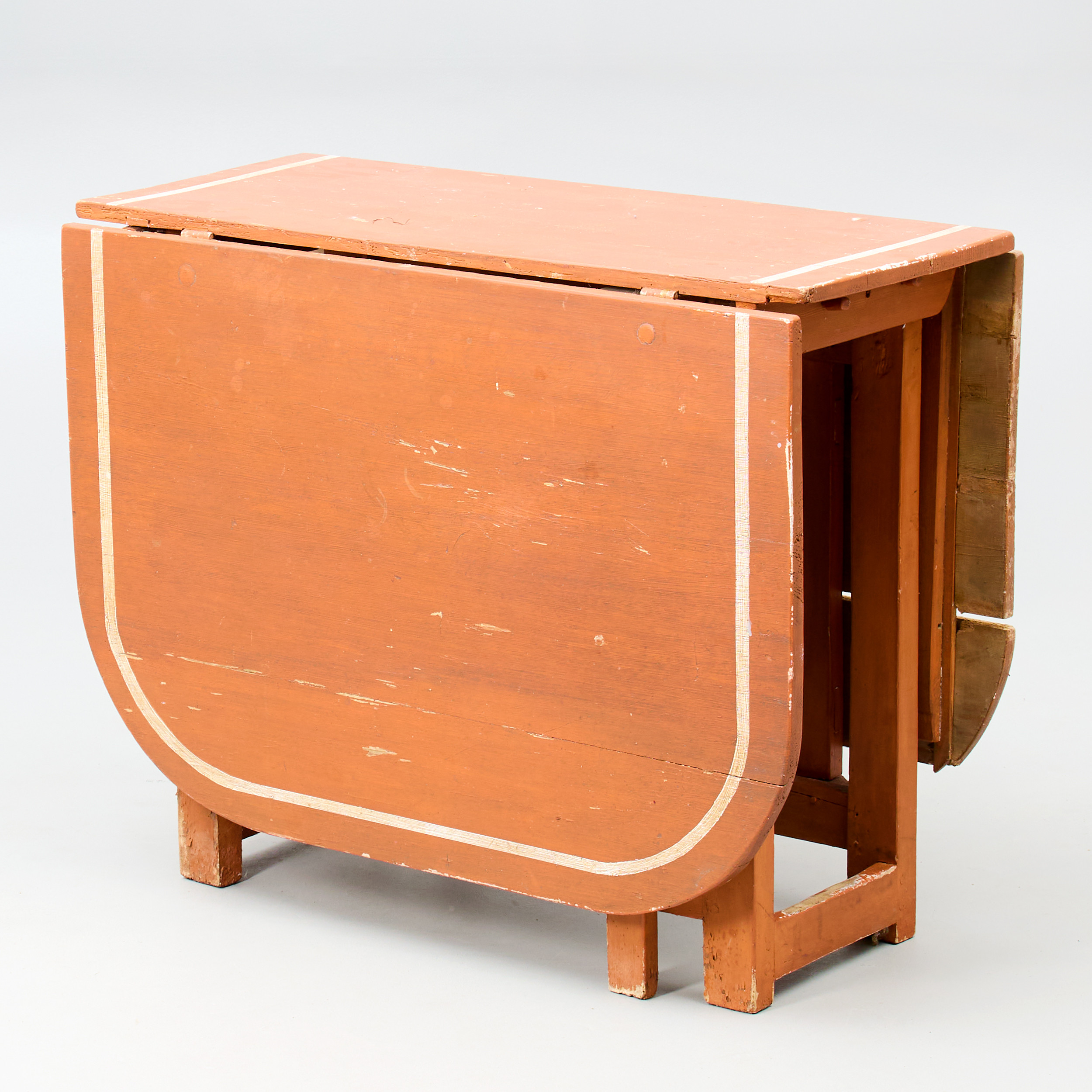 SLAGBORD, 1800-tal. Målad furu.