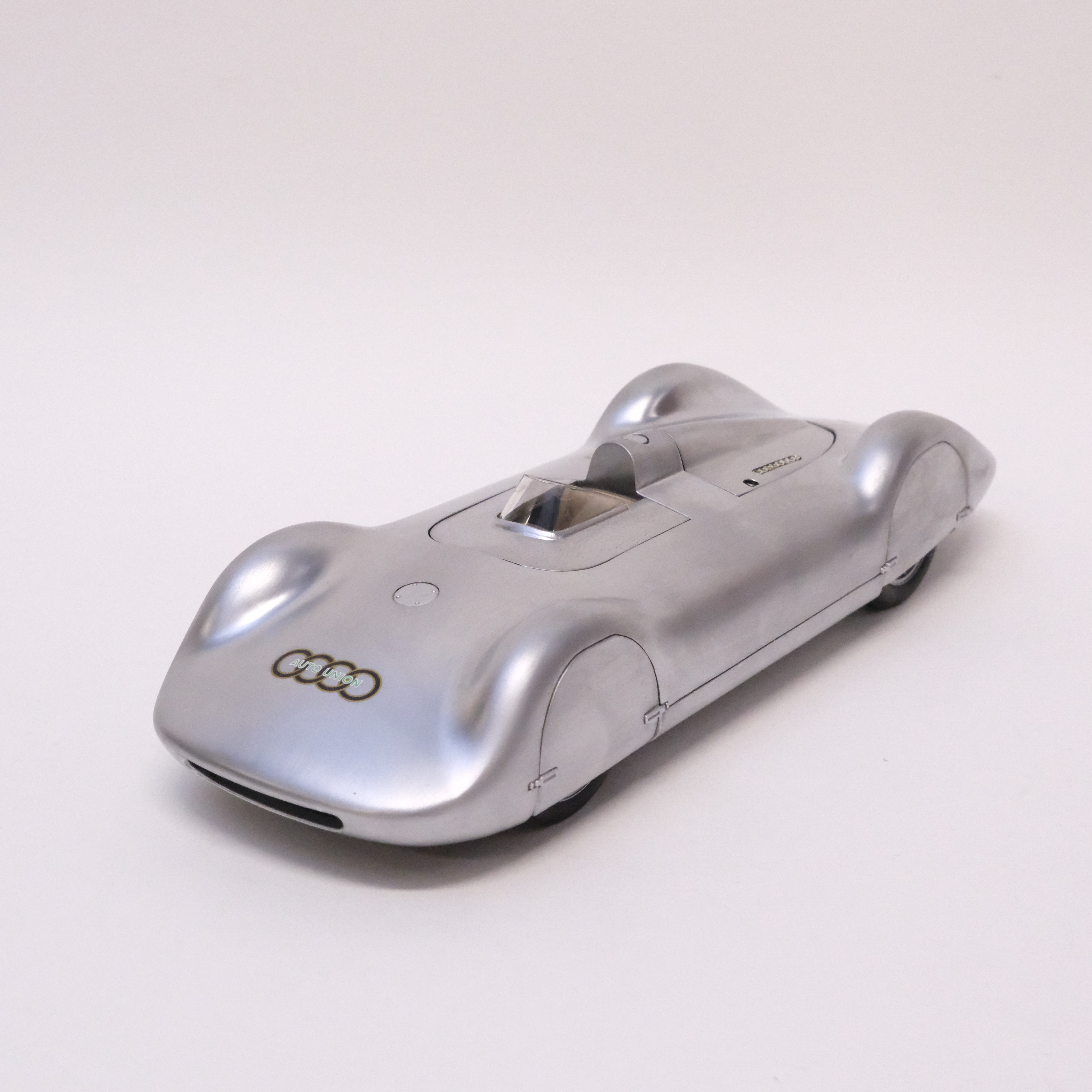 REVELL. MODELLBIL, AUTO-UNION. SKALA 1:18.