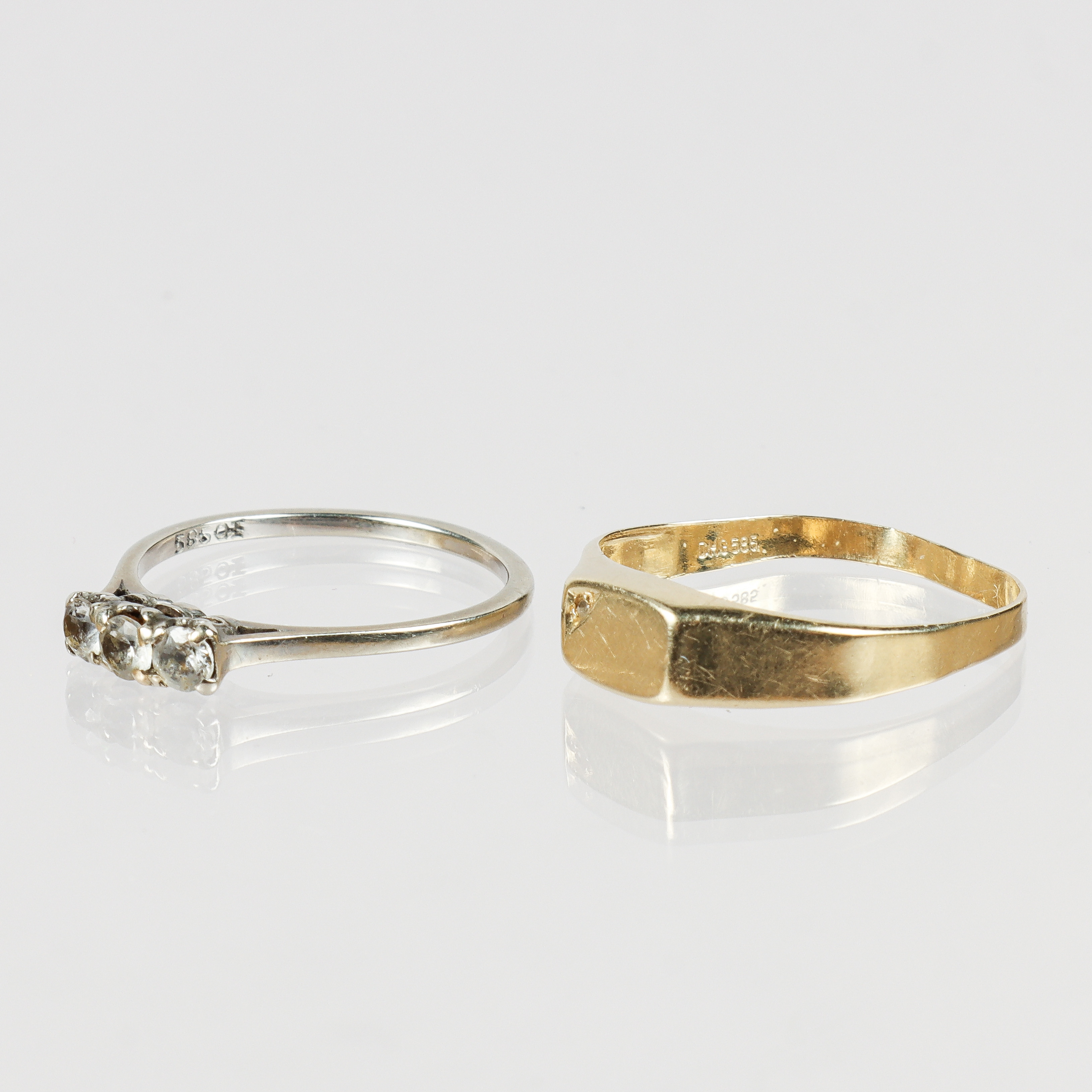 RINGAR 2 stycken 14k guld.