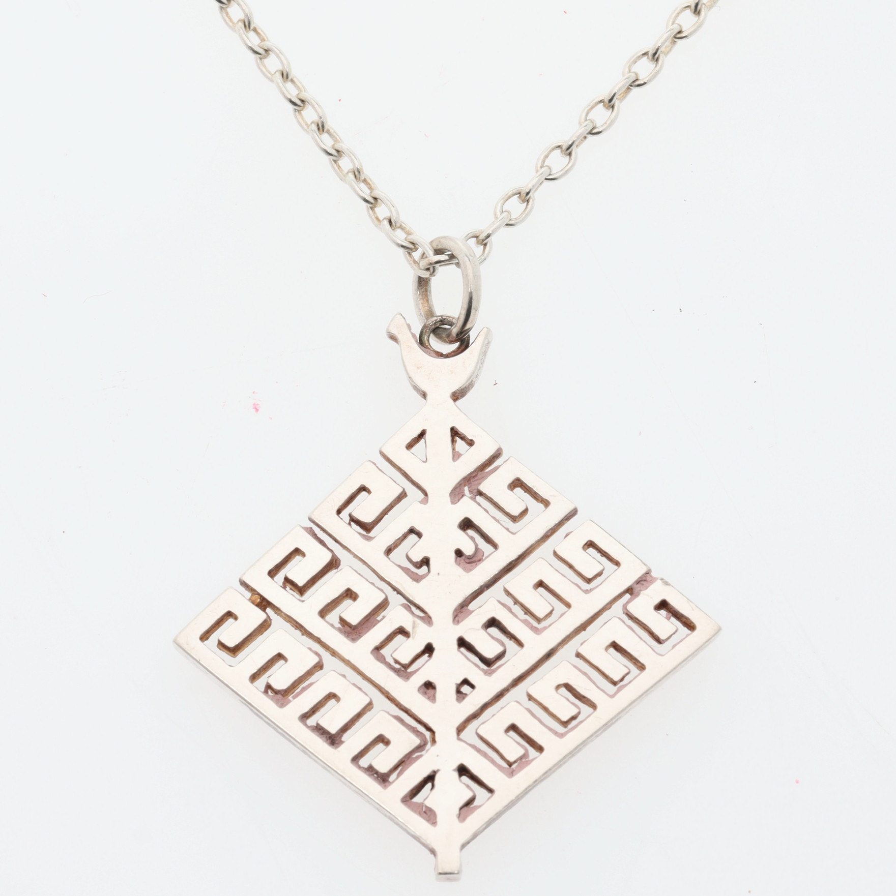 KERSTIN ÖHLIN LEJONKLOU. Hänge med kedja, sterlingsilver, Östersund, 1988.