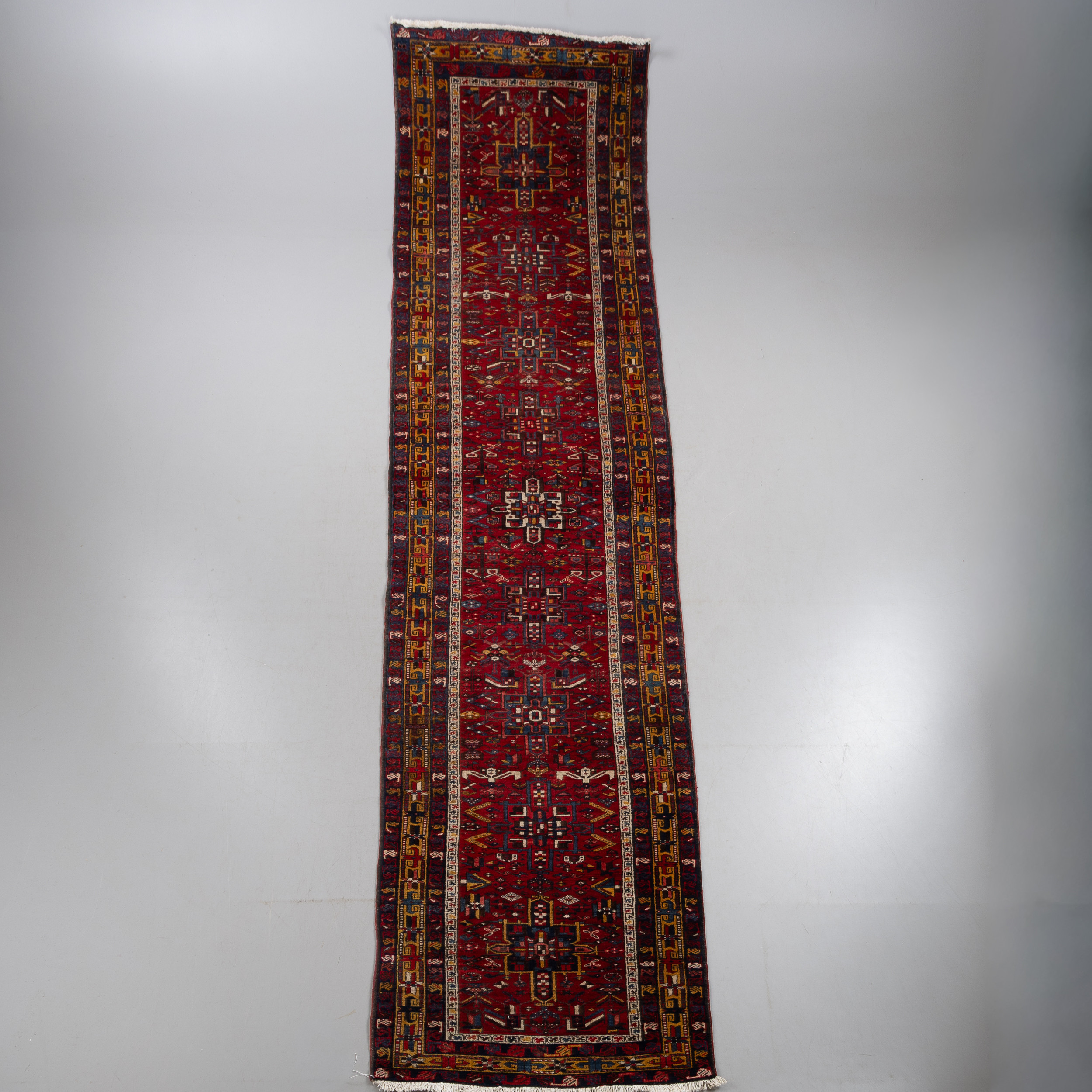 MATTA, persisk, gallerimodell, ca 440 x 100 cm.
