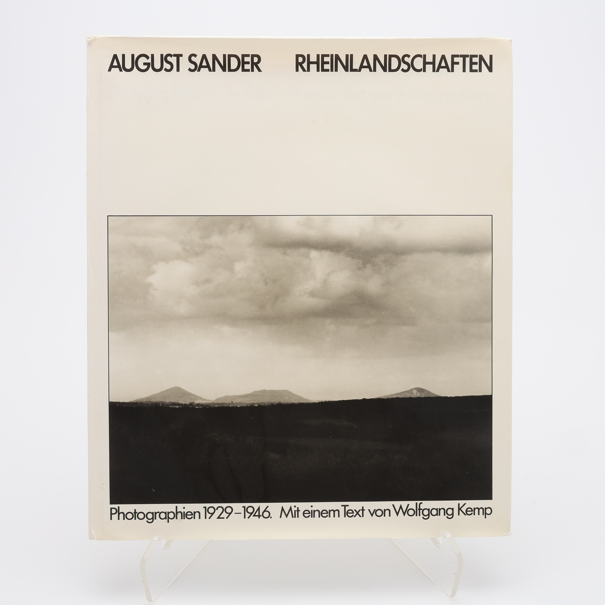 FOTO. DEN TYSKE FOTOGRAFEN AUGUST SANDERS "RHEINLANDSCHAFTEN: PHOTOGRAPHIEN 1929-1946", 1975.