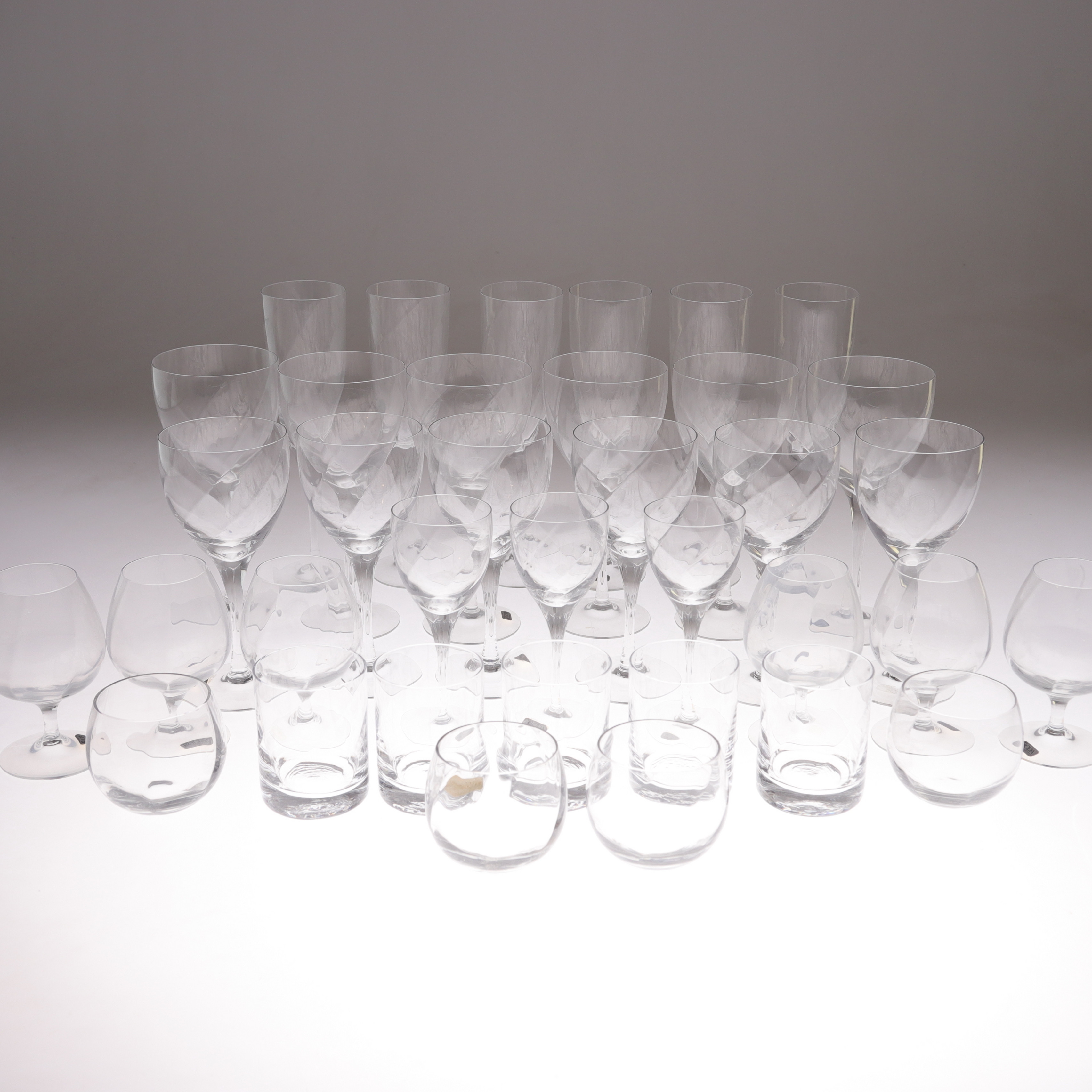 BERTIL VALLIEN. glasservis, 37 delar, "Chateau", Boda, Sverige.