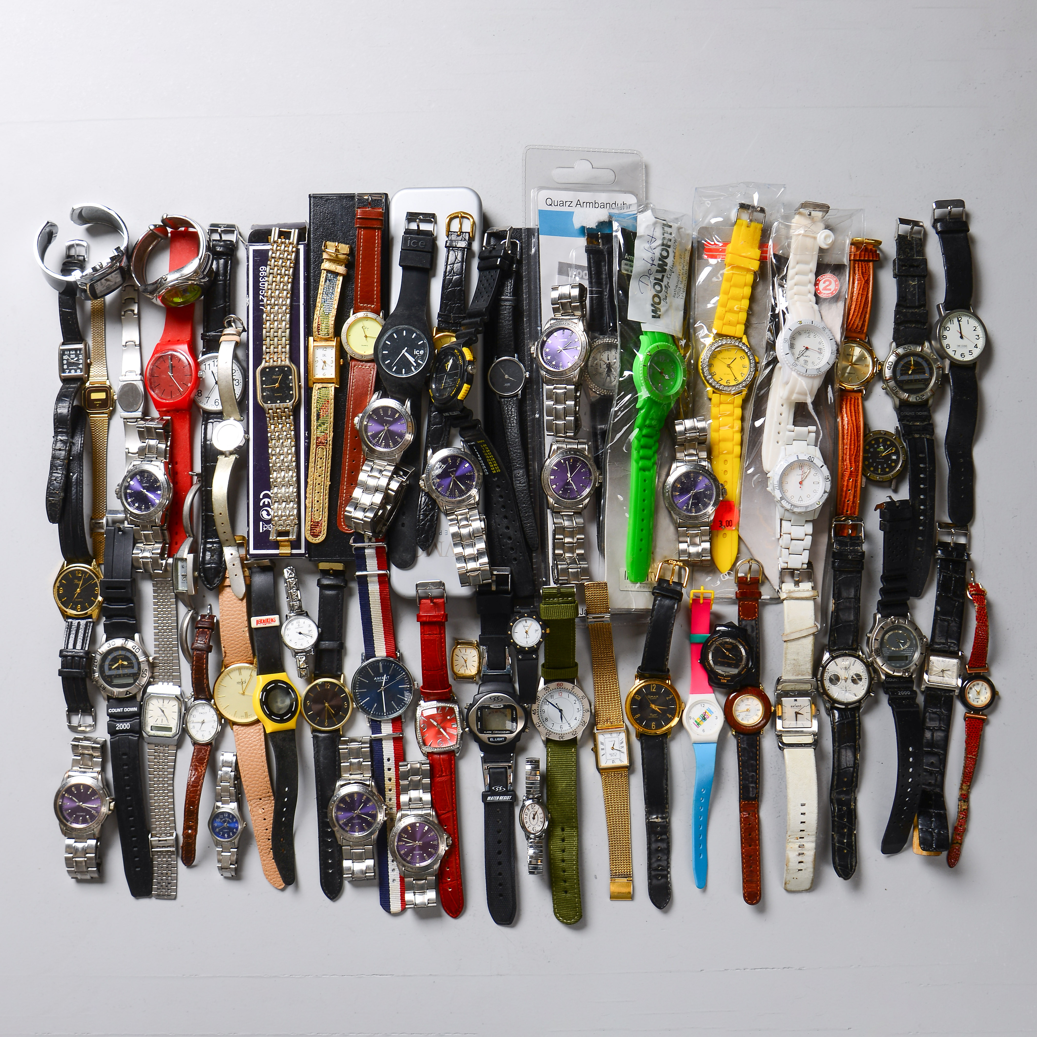 ARMBANDSUR, 60 st, quartz, bland annat Casio, QMAX, Camel, Shivas, Regal, Axcent, Louis Calder.