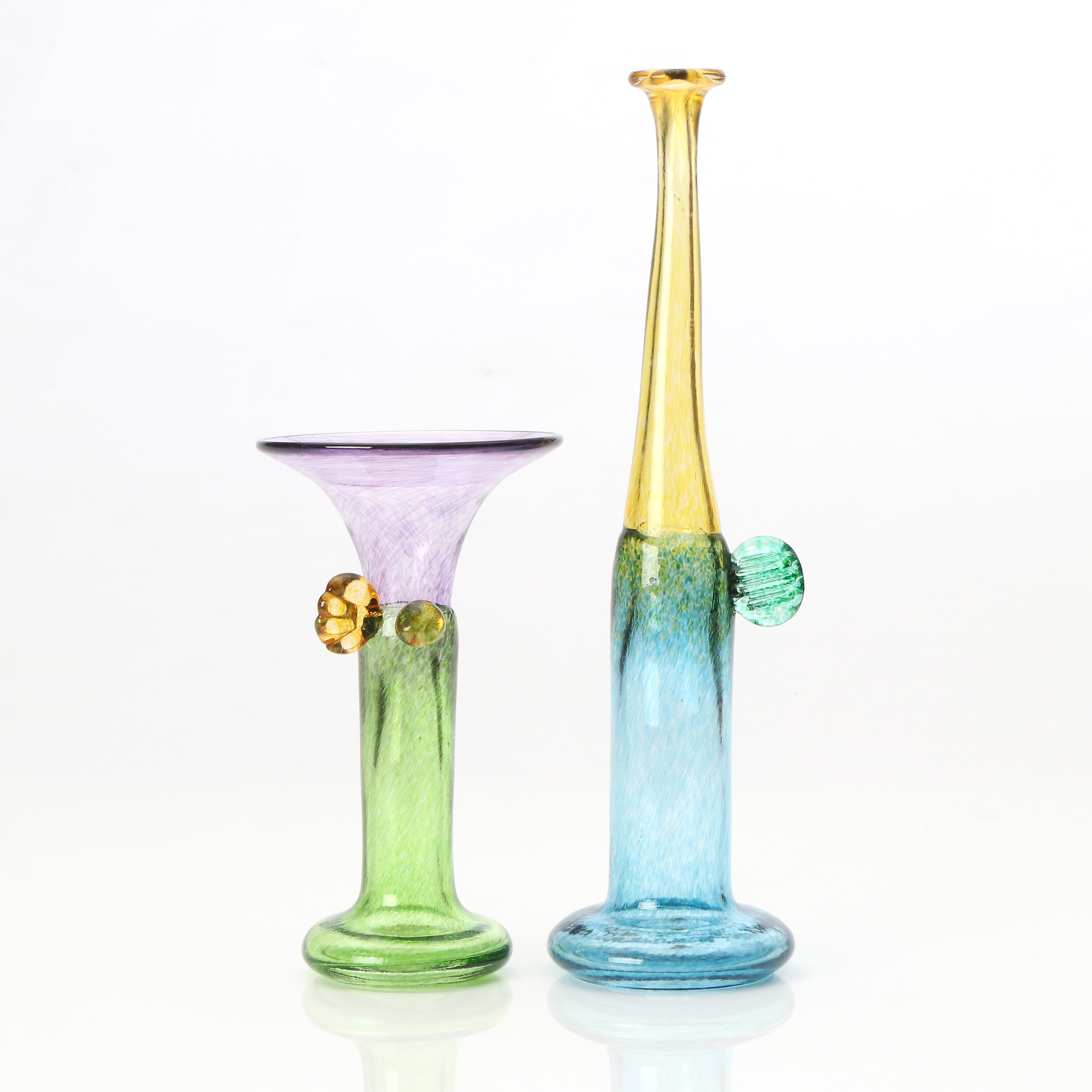 BERTIL VALLIEN. VASER, TVÅ ST. Konstglas. Kosta Boda, signerade undertill.