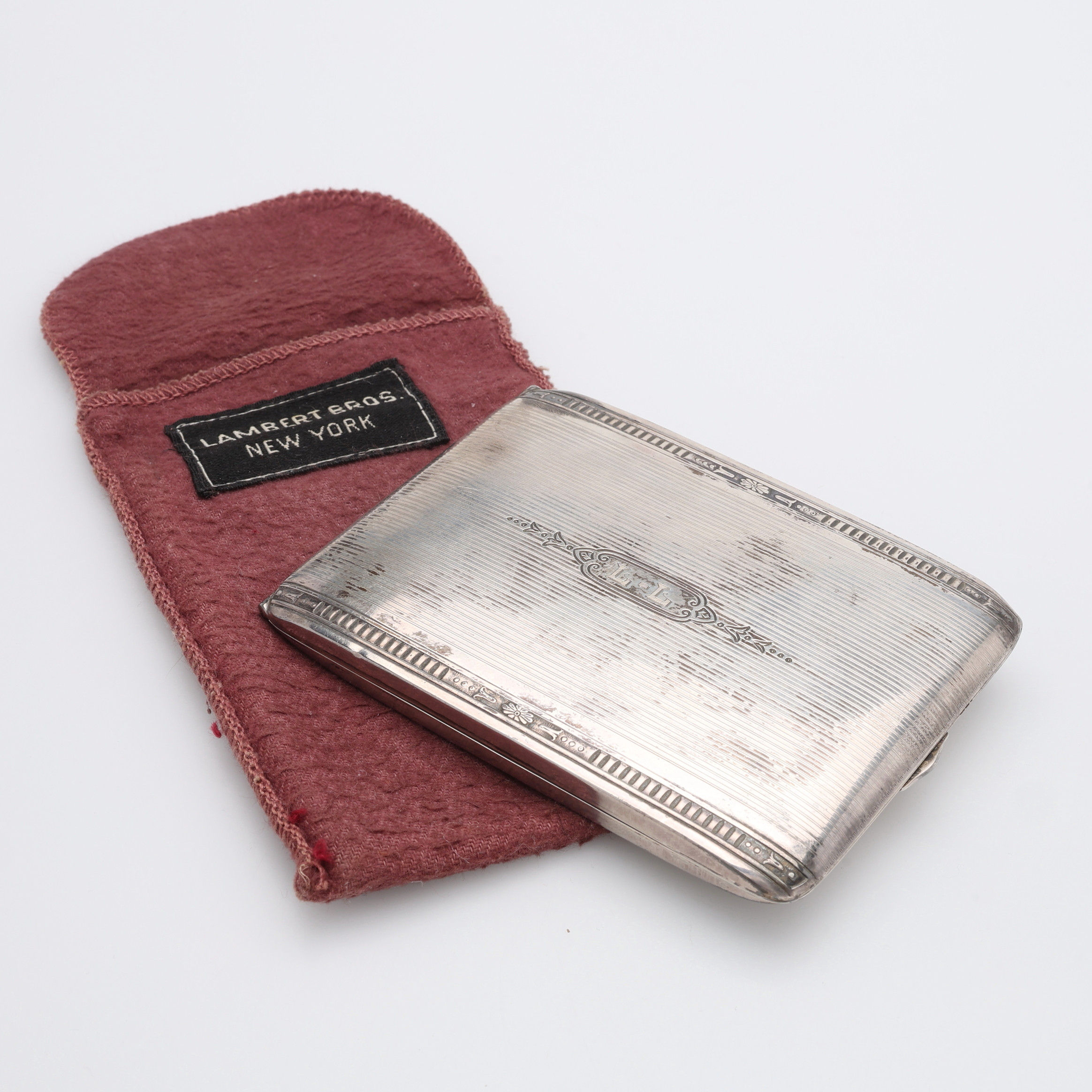 CIGARETTETUI, STERLINGSILVER, USA, VIKT CA 105 GRAM.