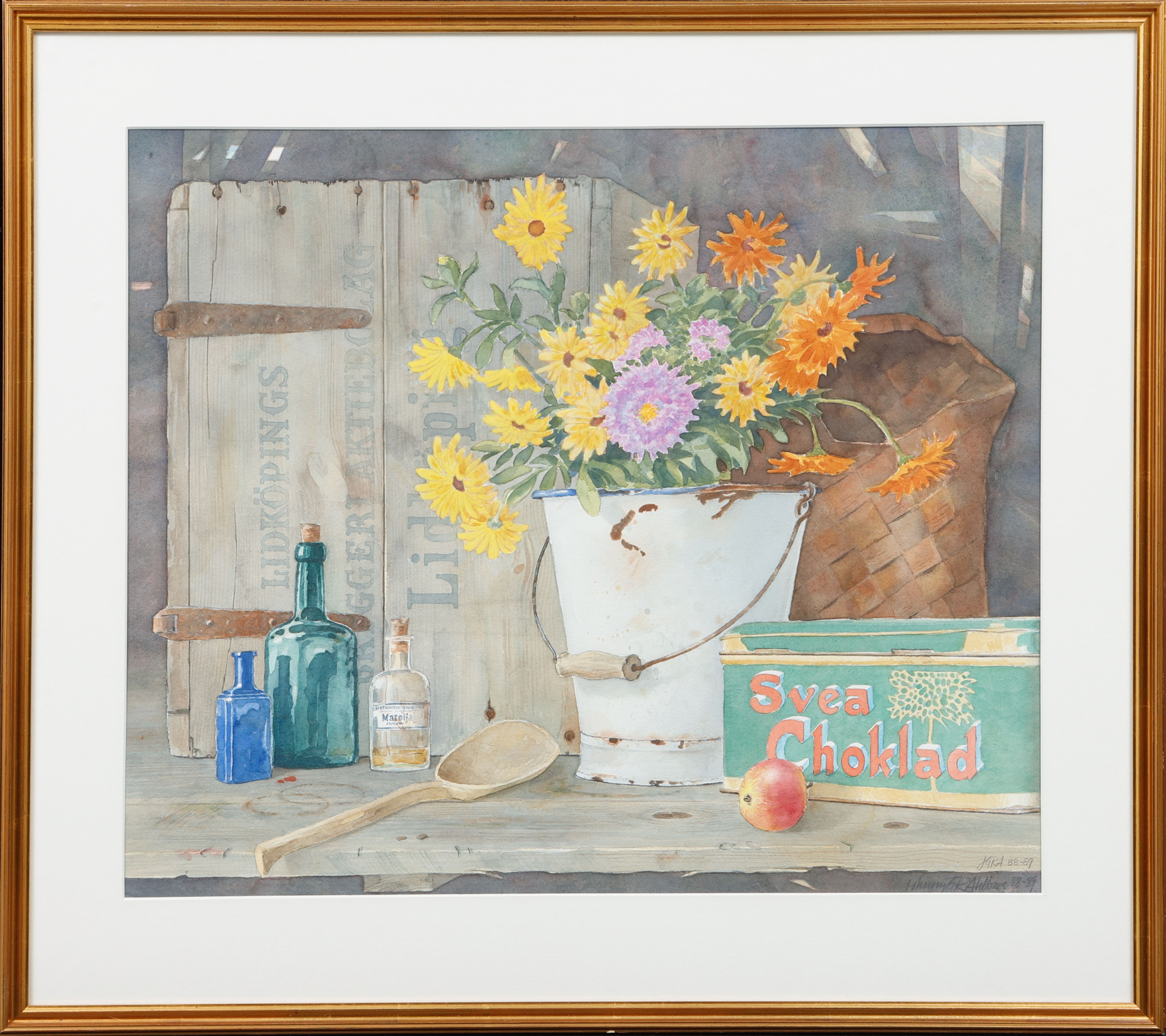 JOHNNY GR AHLBORG. Akvarell, Stilleben med flaskor och blomster, signerad JGRA.