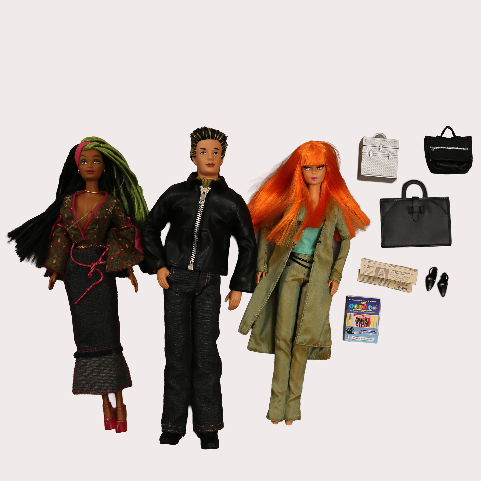 BARBIEDOCKOR & TILLBEHÖR, Modern circle, 1990-tal, 3 stycken.