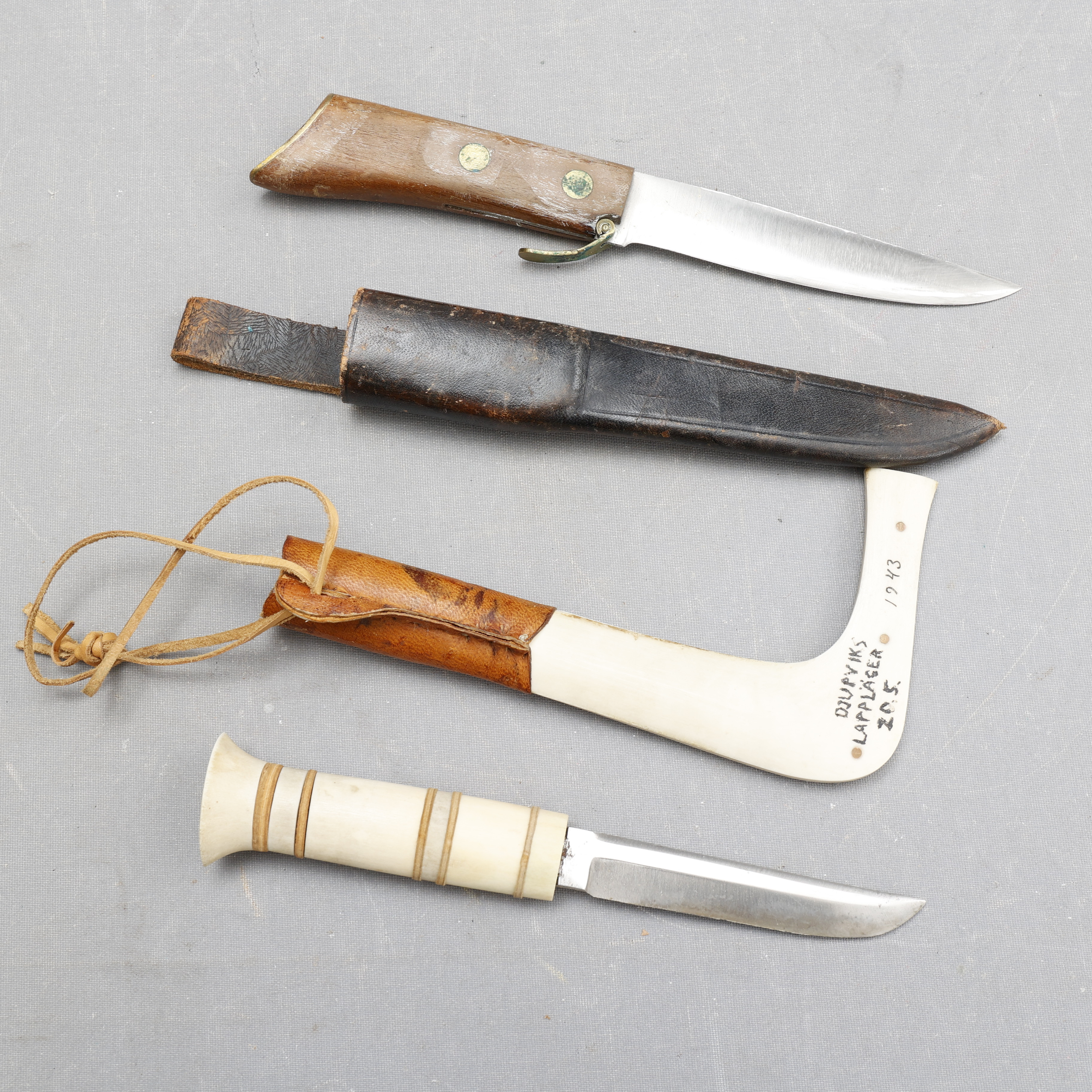 KNIVAR, 2 stycken, 1 P.Holmberg.