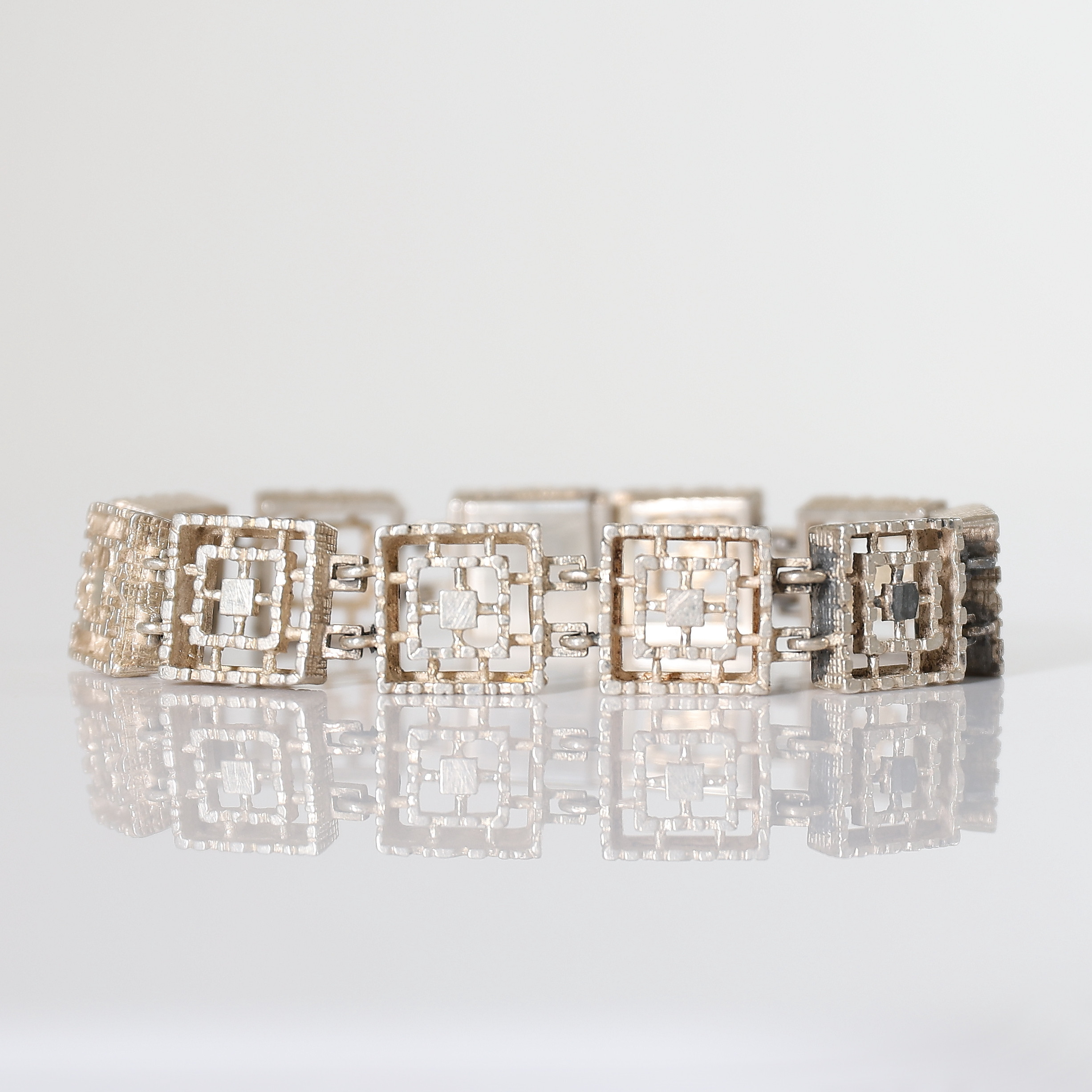 ARMBAND, silver, Kordes & Lichtenfels, 1900-tal. Totalvikt ca 25,4 gram.