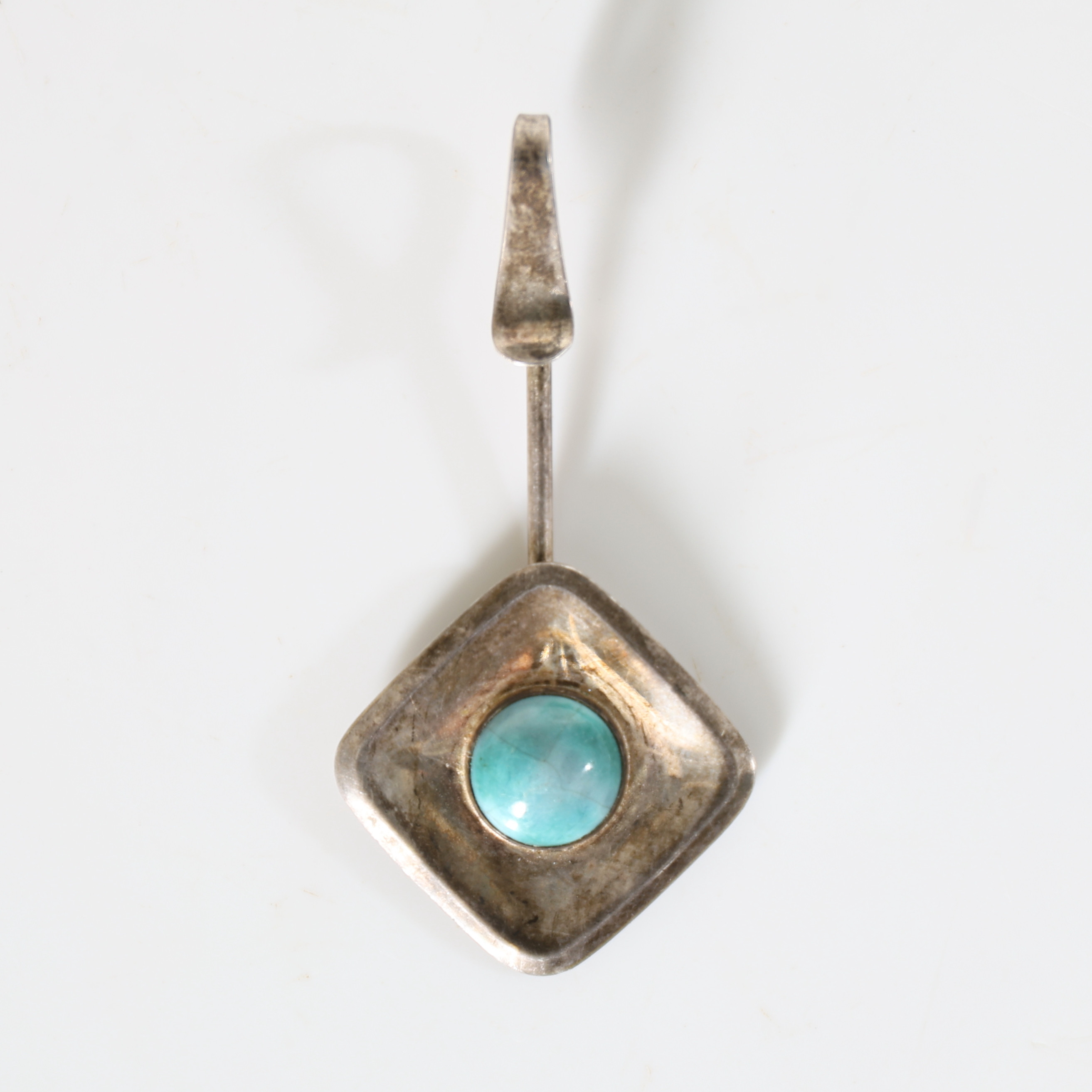 BROSCH, silver & sten, Ceson Guldvaru. A.B., Göteborg, 1960. Totalvikt ca 4,8 gram.