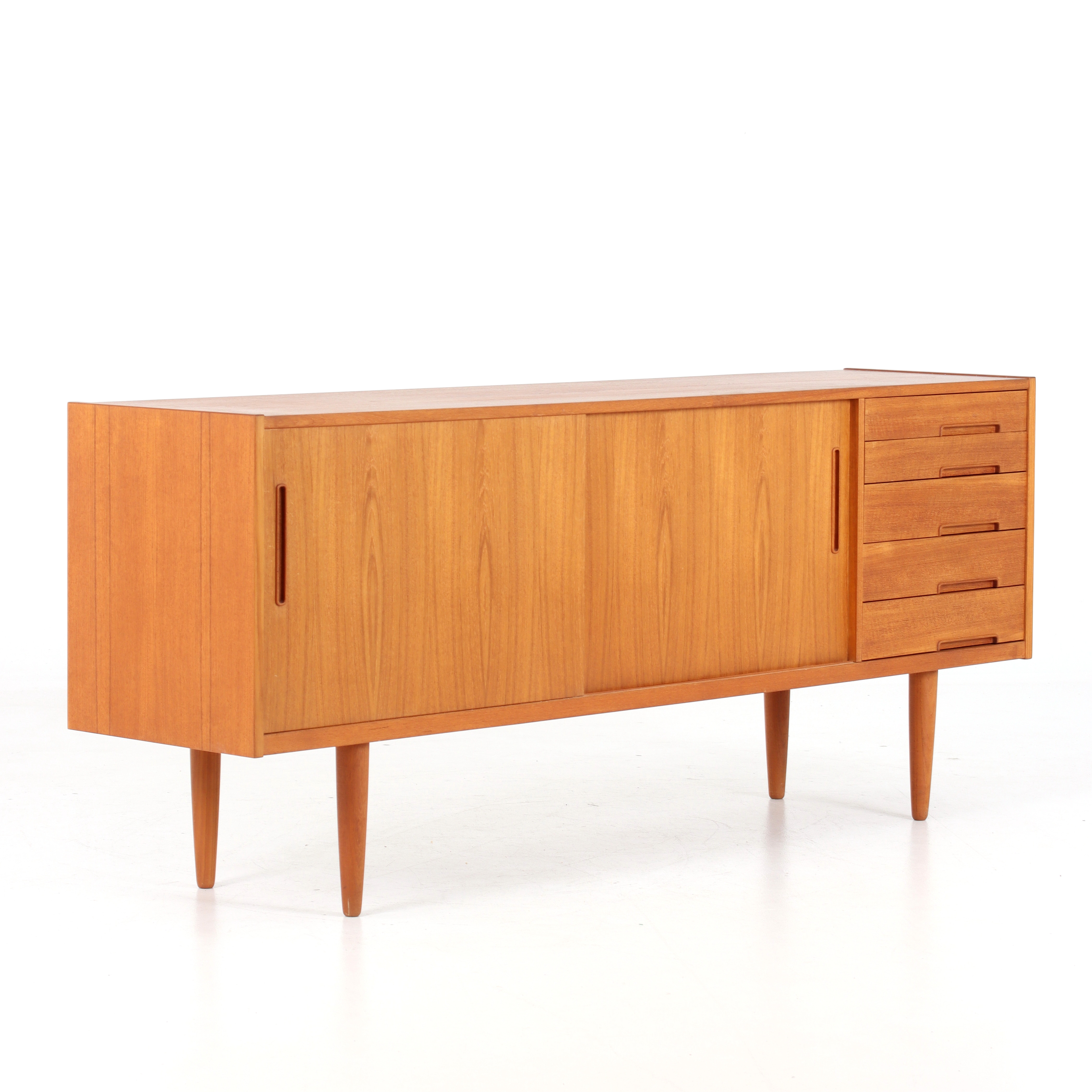 NILS JONSSON. Sideboard, teak, "Trento", Hugo Troeds, Bjärnum. 1960-tal.