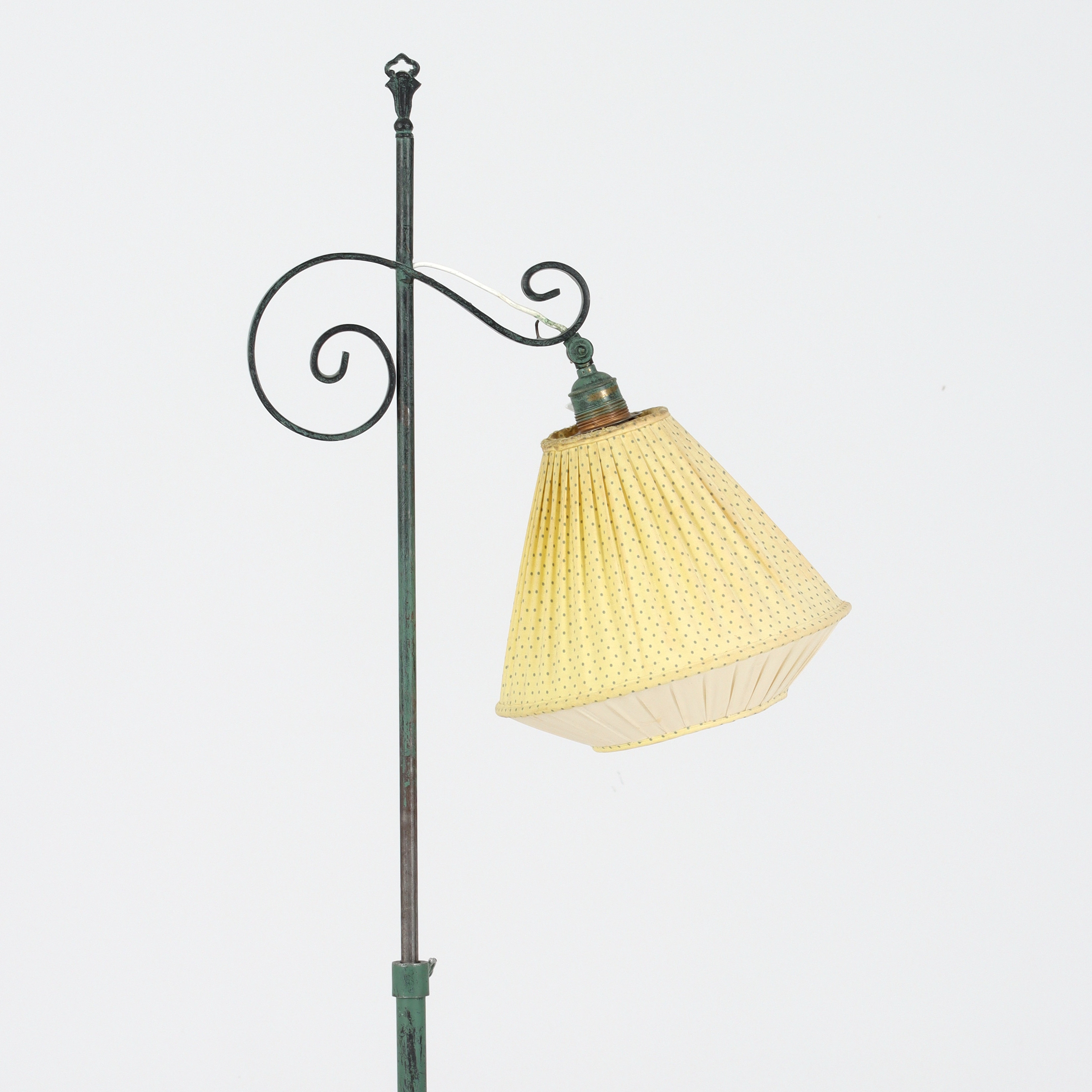 GOLVLAMPA, smide, 1900-talets första hälft.