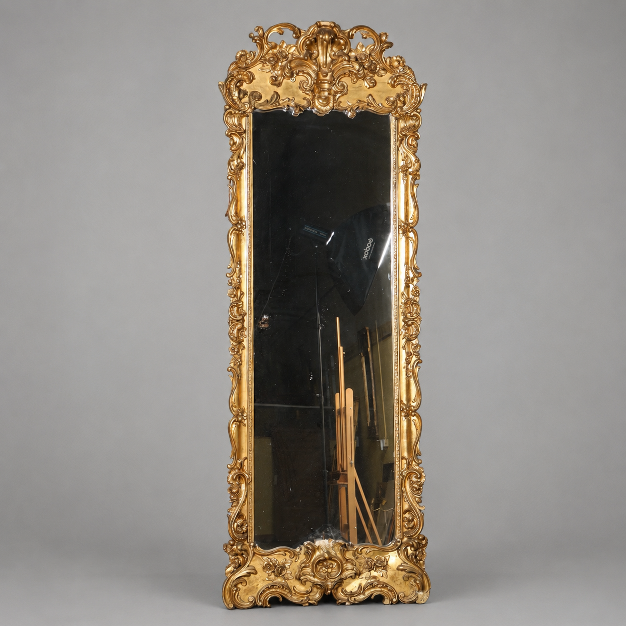 SPEGEL, nyrokoko, 1800-tal, förgylld träram.
