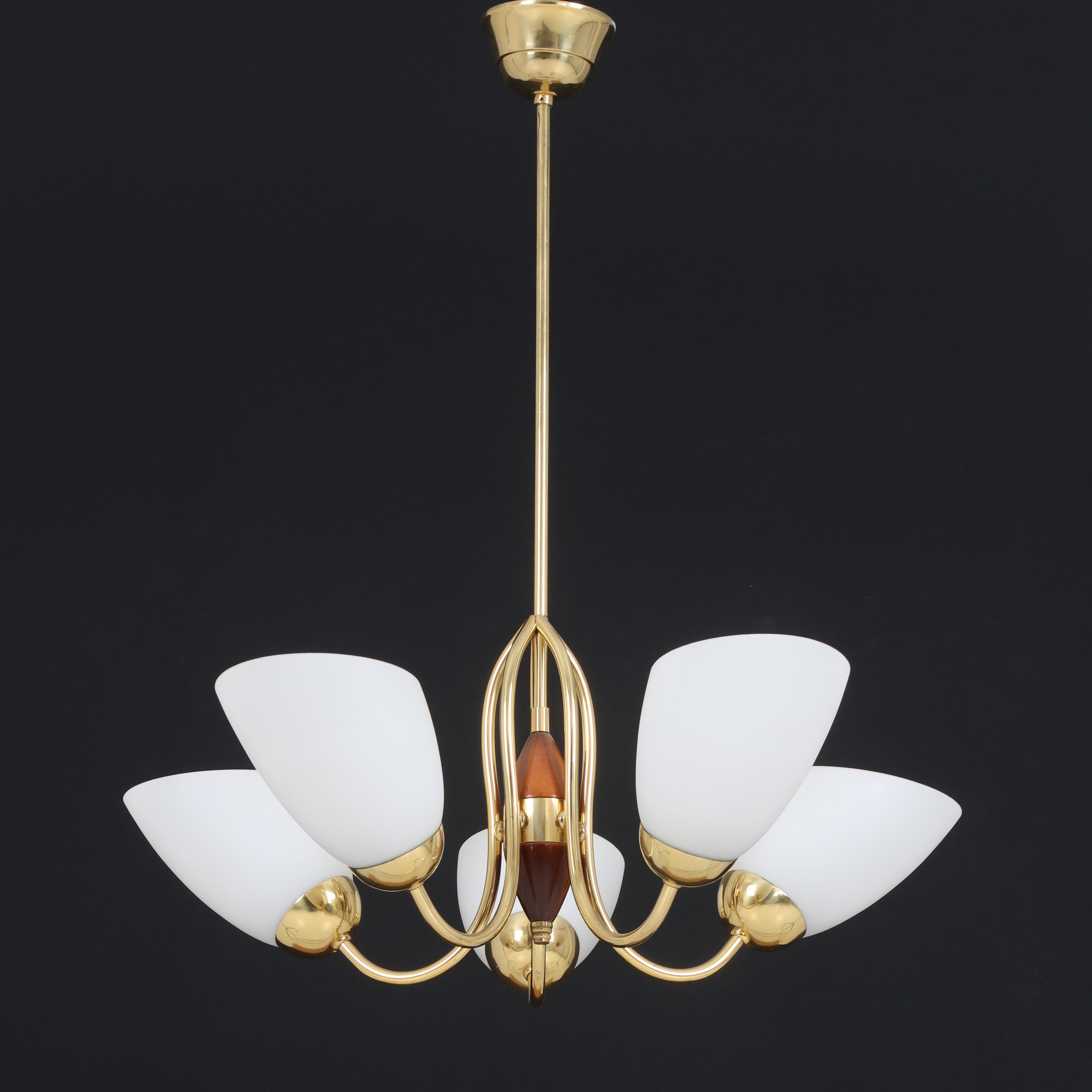TAKLAMPA, mässing, teak, 1900-talets mitt.