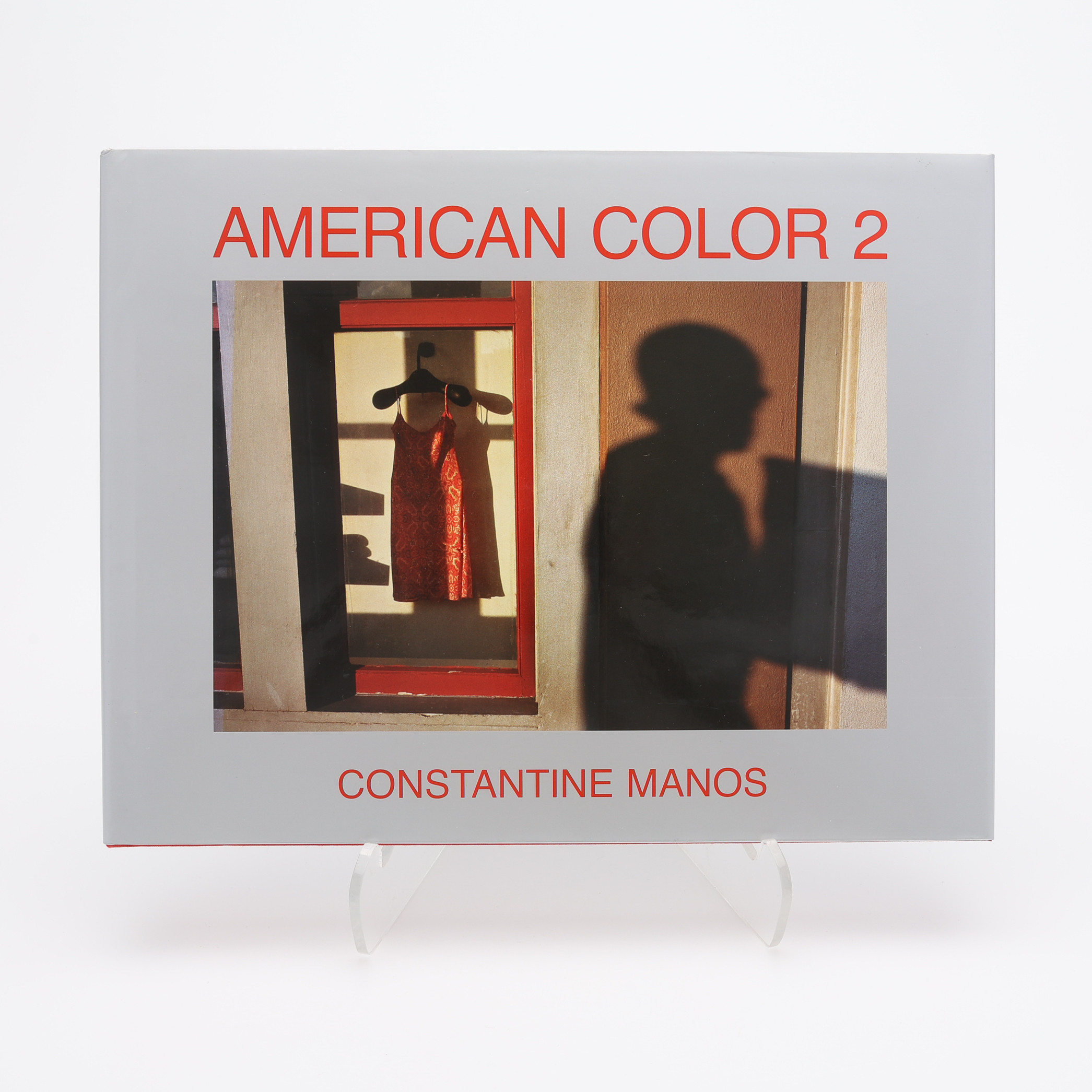 FOTO. DEN AMERIKANSKE FOTOGRAFEN CONSTANTINE MANOS "AMERICAN COLOR 2" I FÖRSTA UPPLAGAN, 2009.