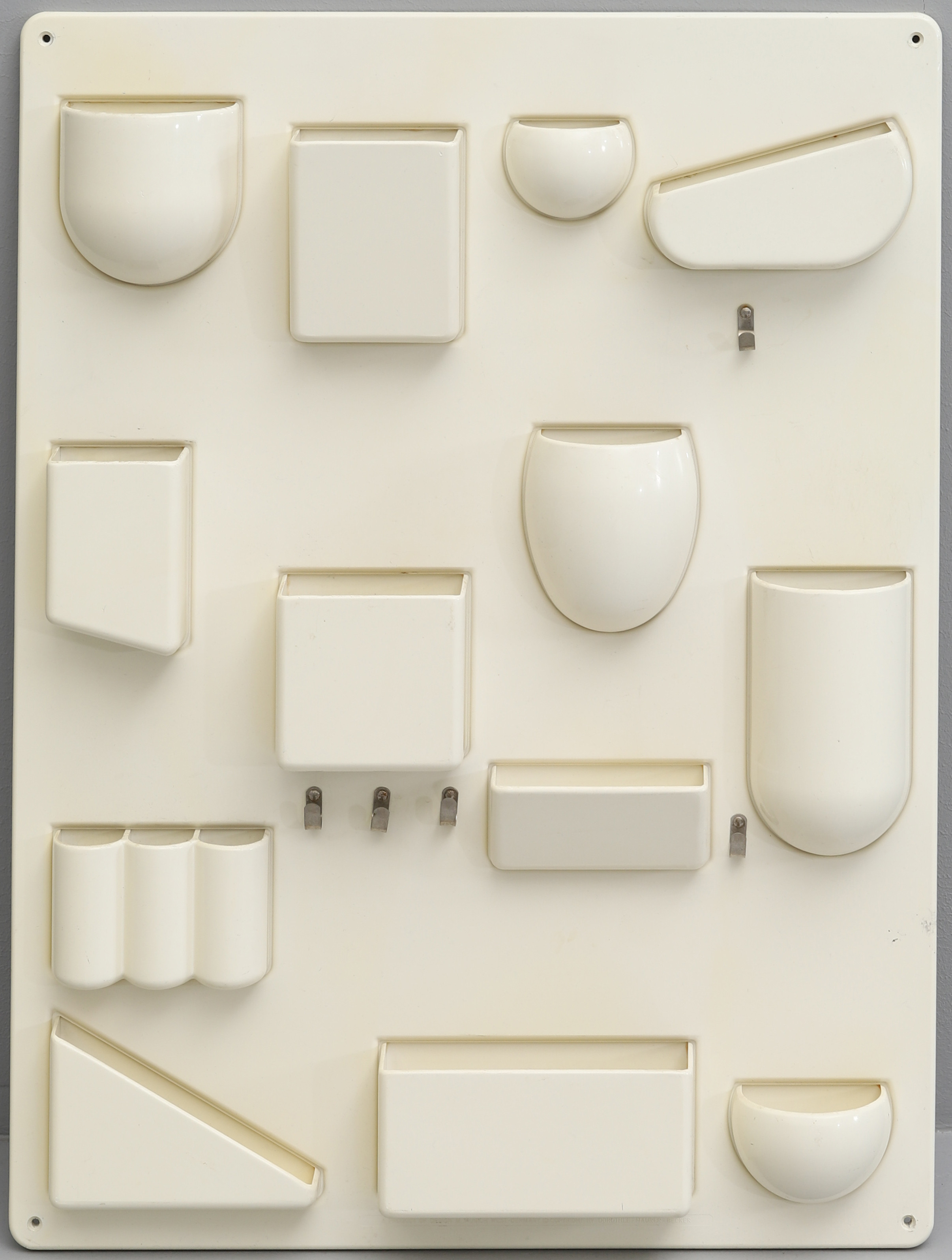 DOROTHEE BECKER. Väggförvaring, "Uten.silo", Design M, Västtyskland, modellen lanserad 1969.