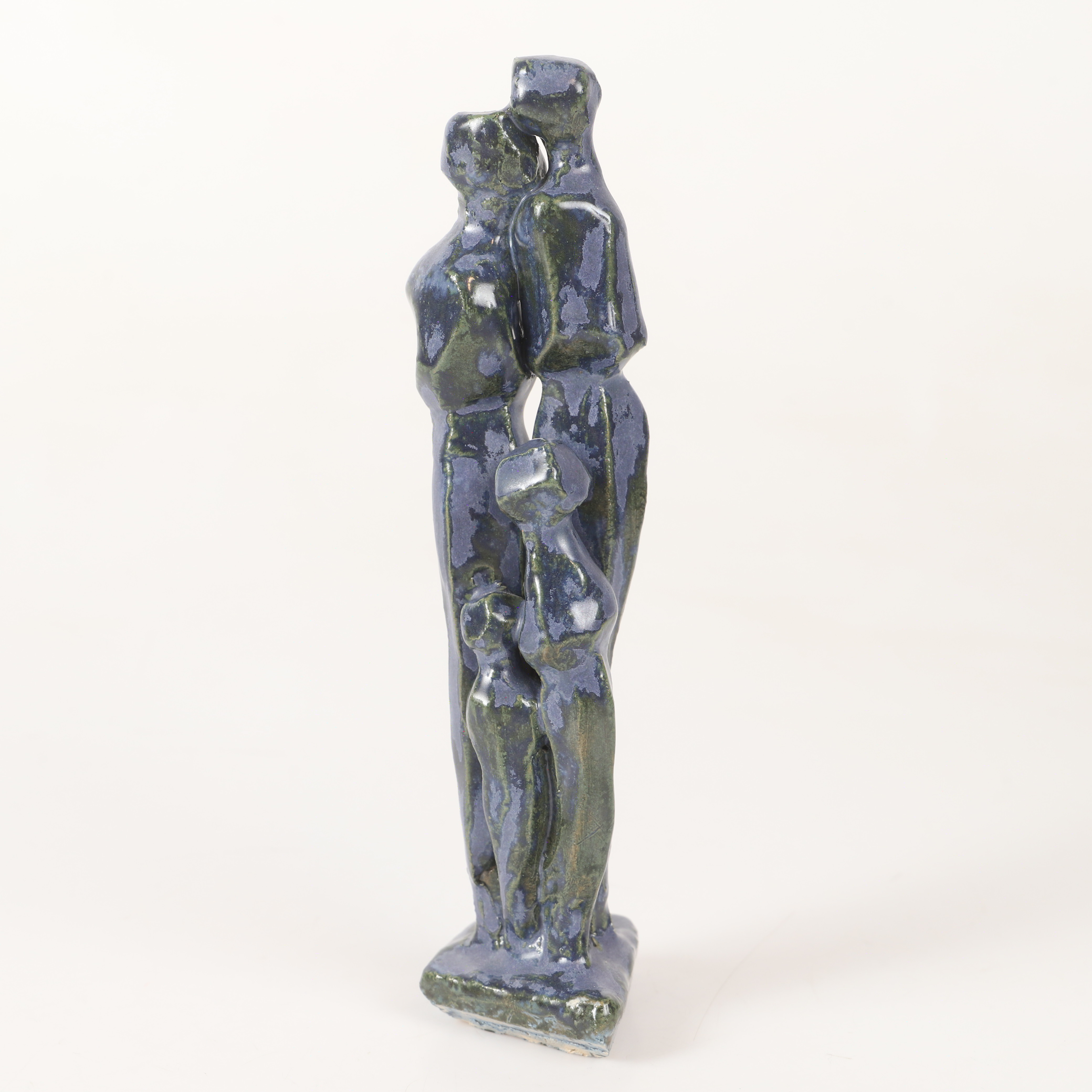 ÅKE LARSSON. Figurin, Familjen, glaserad keramik, Viken, signerad.