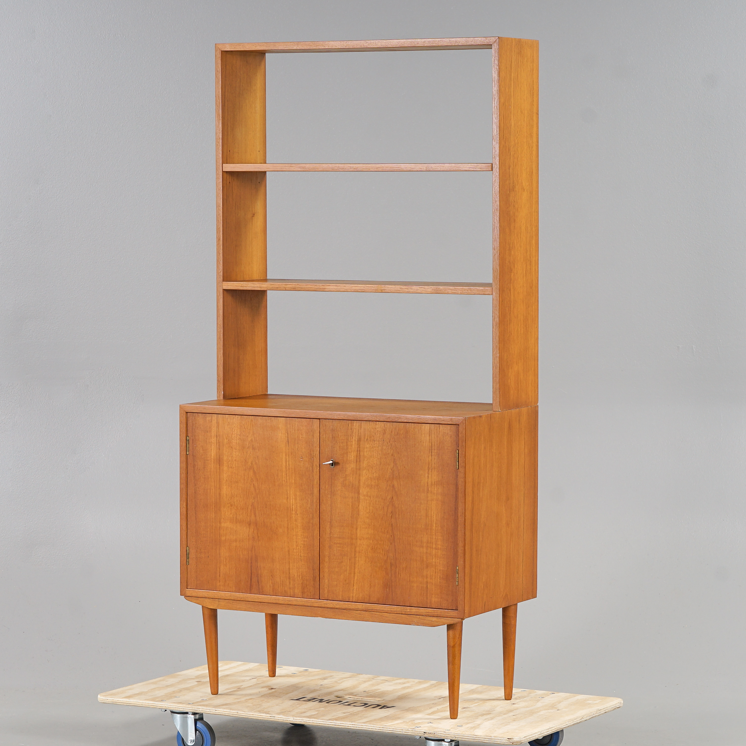 BOKHYLLA Med skåp, teak, 1900-talets mitt.