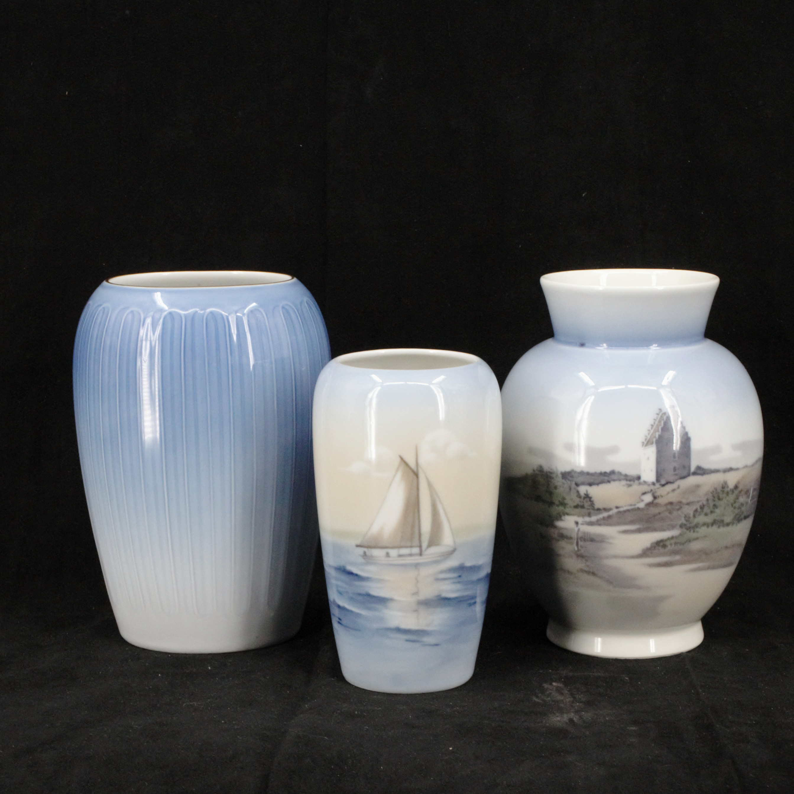 VASER, 3 delar, Bing & Gröndal, Royal Copenhagen, porslin, Danmark.