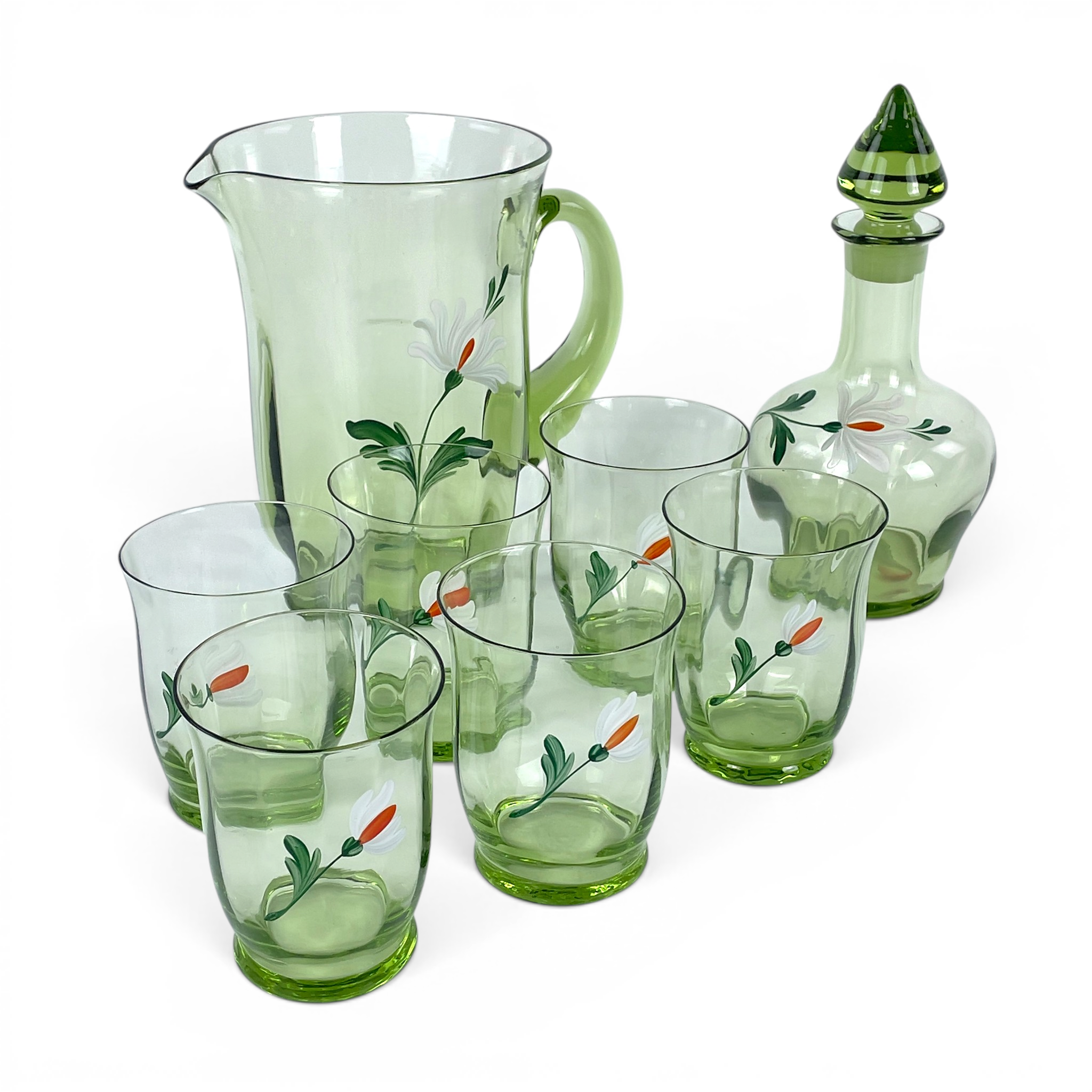 SAFTSERVIS, 8 delar. Gröntonat glas med handmålad dekor, 1900-tal.