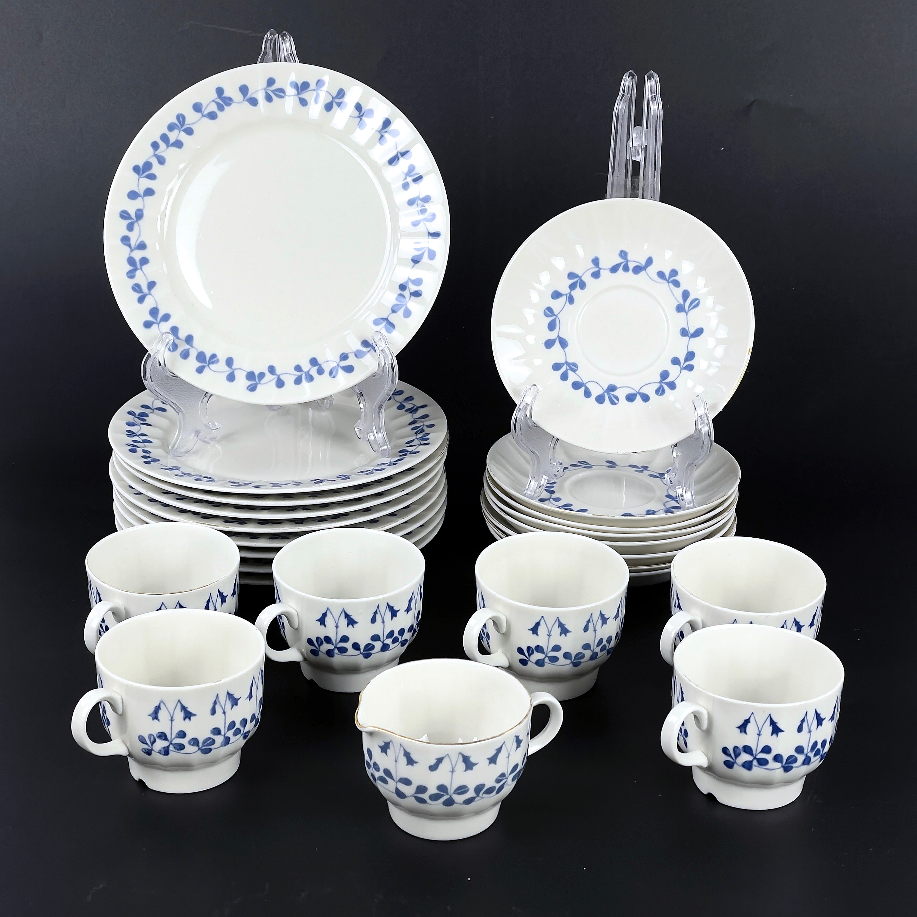 KAFFESERVIS, 24 delar. "Vanamo", porslin, Arabia.