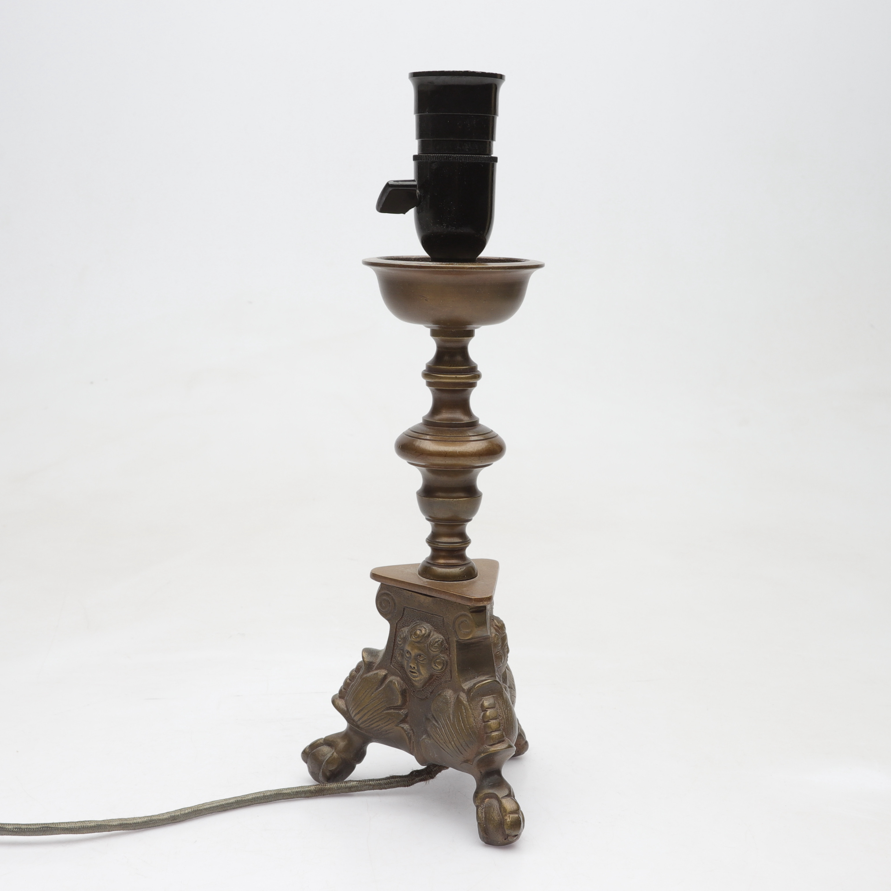 EDVARD HAGMAN. bordslampa, brons, barockstil, Norrköping, 1900-talets första hälft.