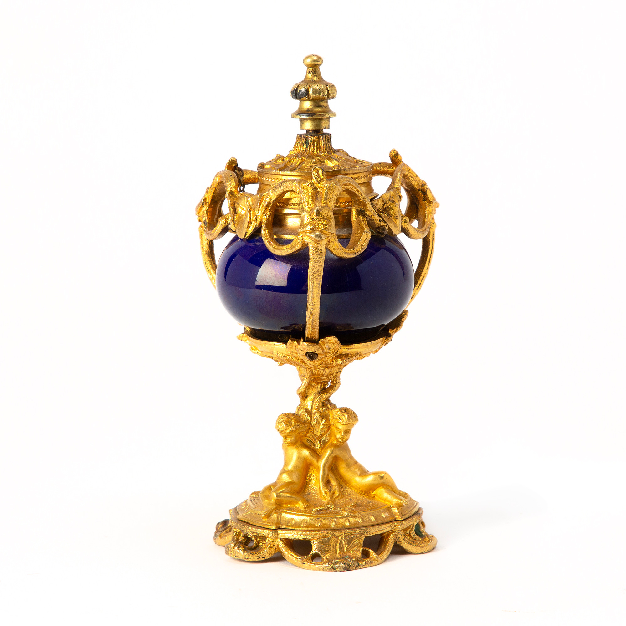 BRÄNNARE. Glas, med förgyllda montering, 1800-tal.
