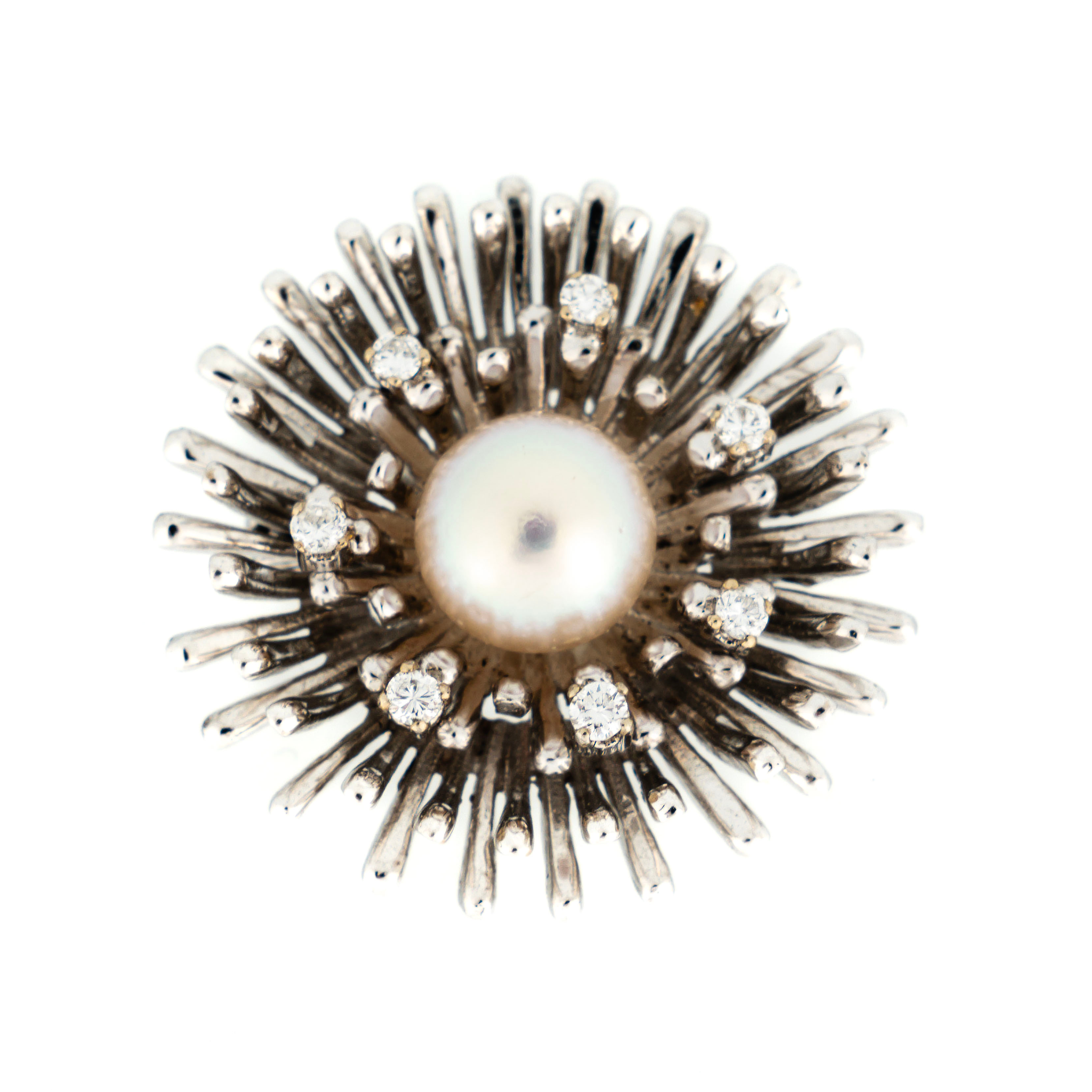 BROSCH. 14K Guld med briljantslipade diamanter 1900-tal.