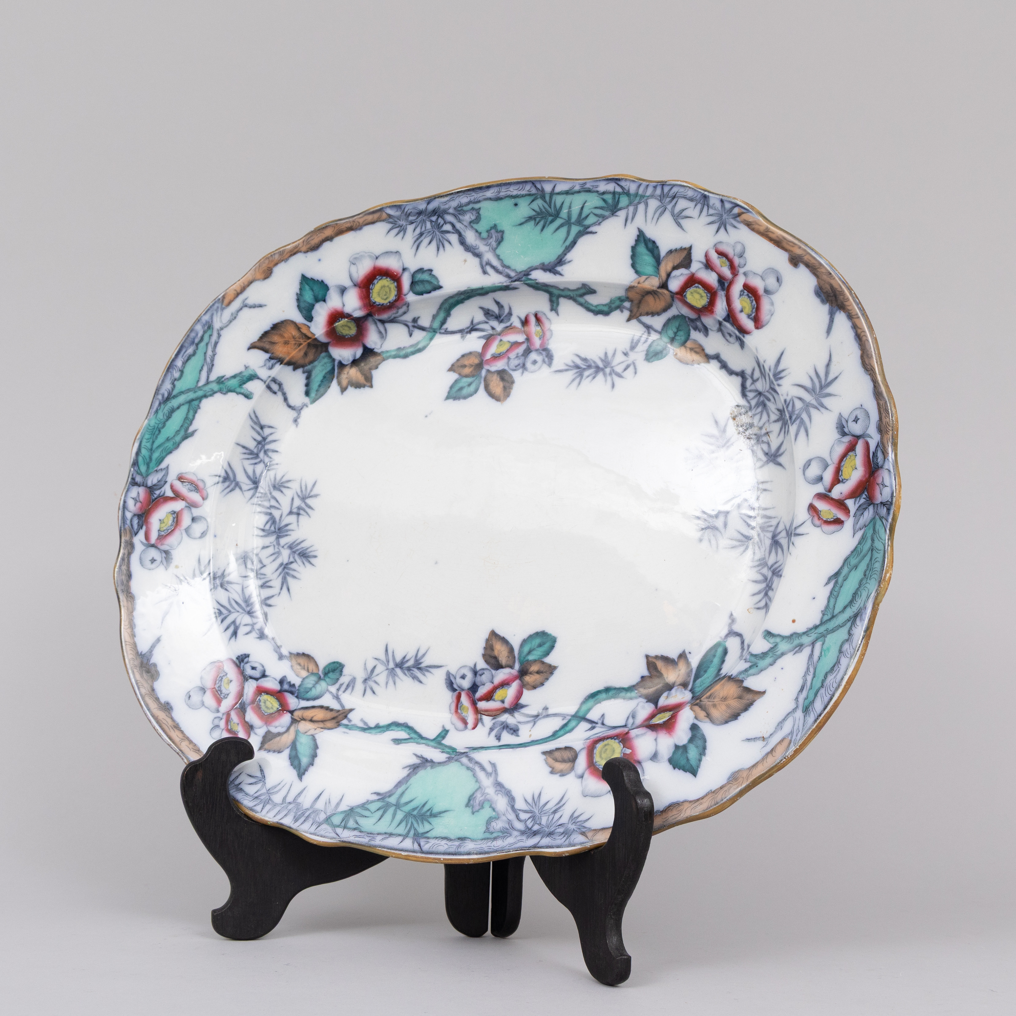 UPPLÄGNINGSFAT, flintporslin, dekor av äppelblommor, England sent 1800-tal.