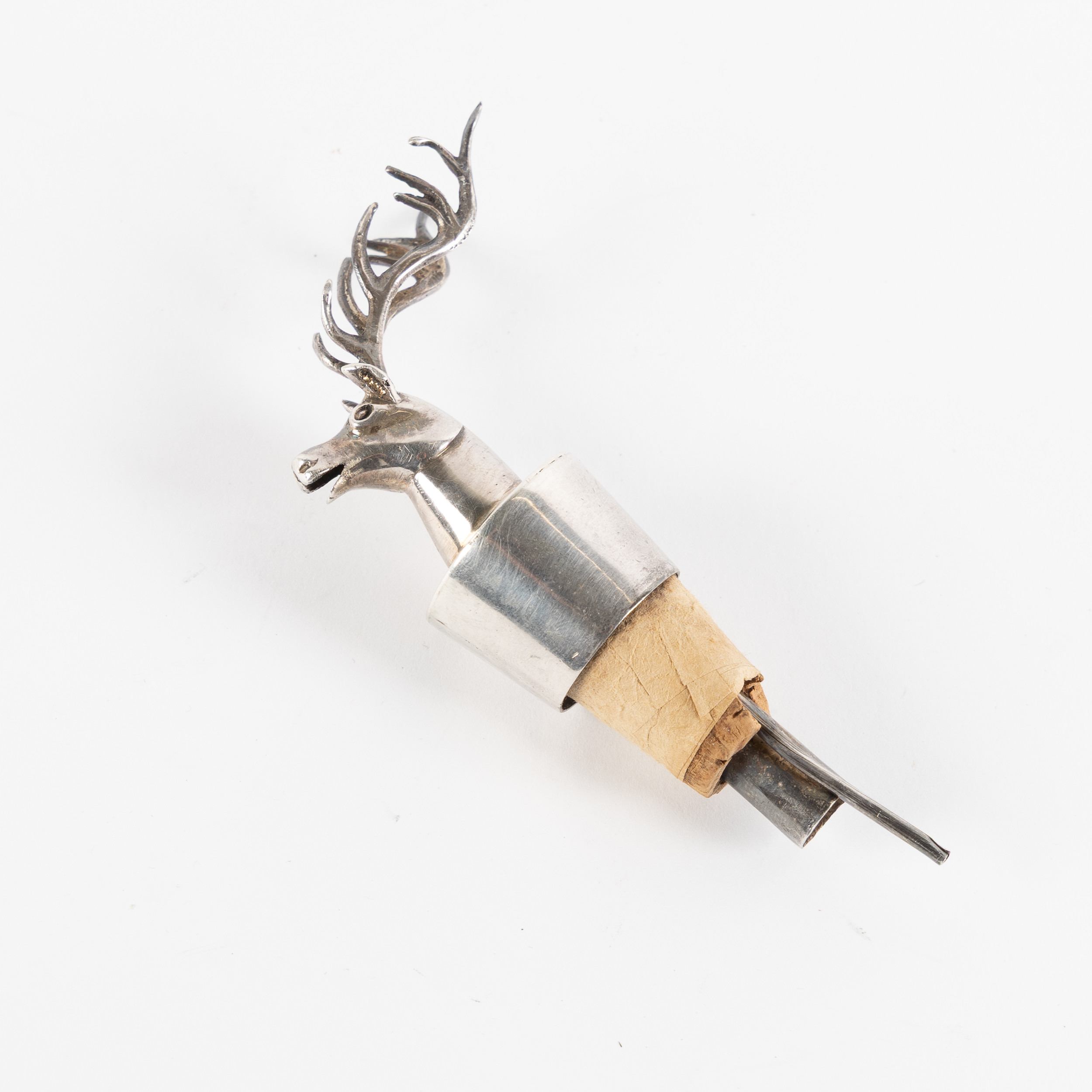 FLASKPROPP, Peru, sterlingsilver och kork, i form av hjort.