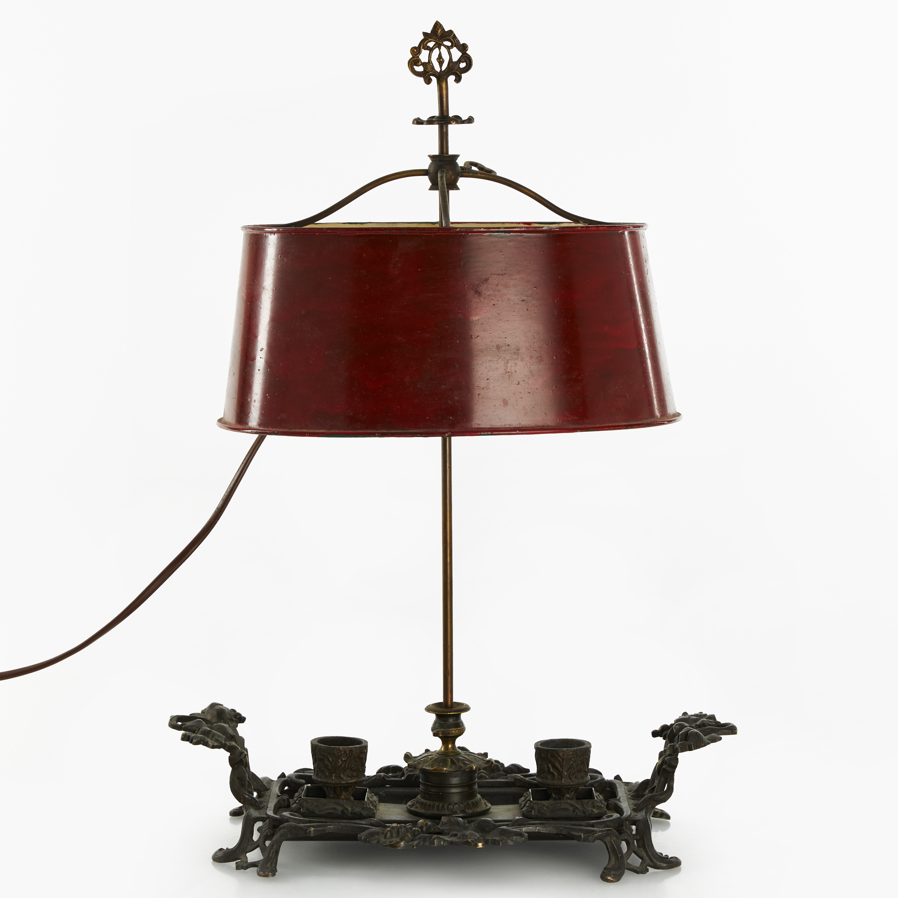 BOUILOTTELAMPA, tidigt 1900-tal, 1 elektrisk ljuspunkt, fot med plats för två ljus.