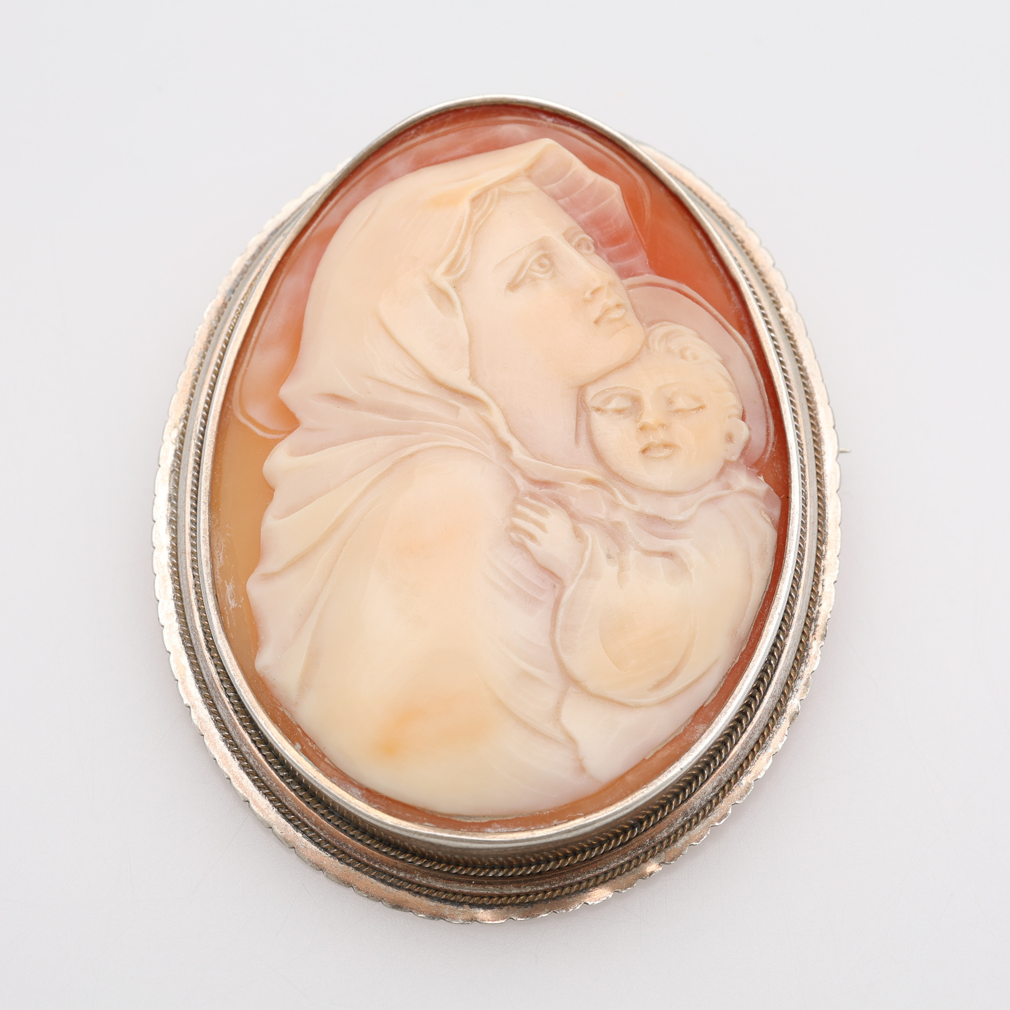 BROSCH/HÄNGE, SNÄCKCAMÉ, SILVER.