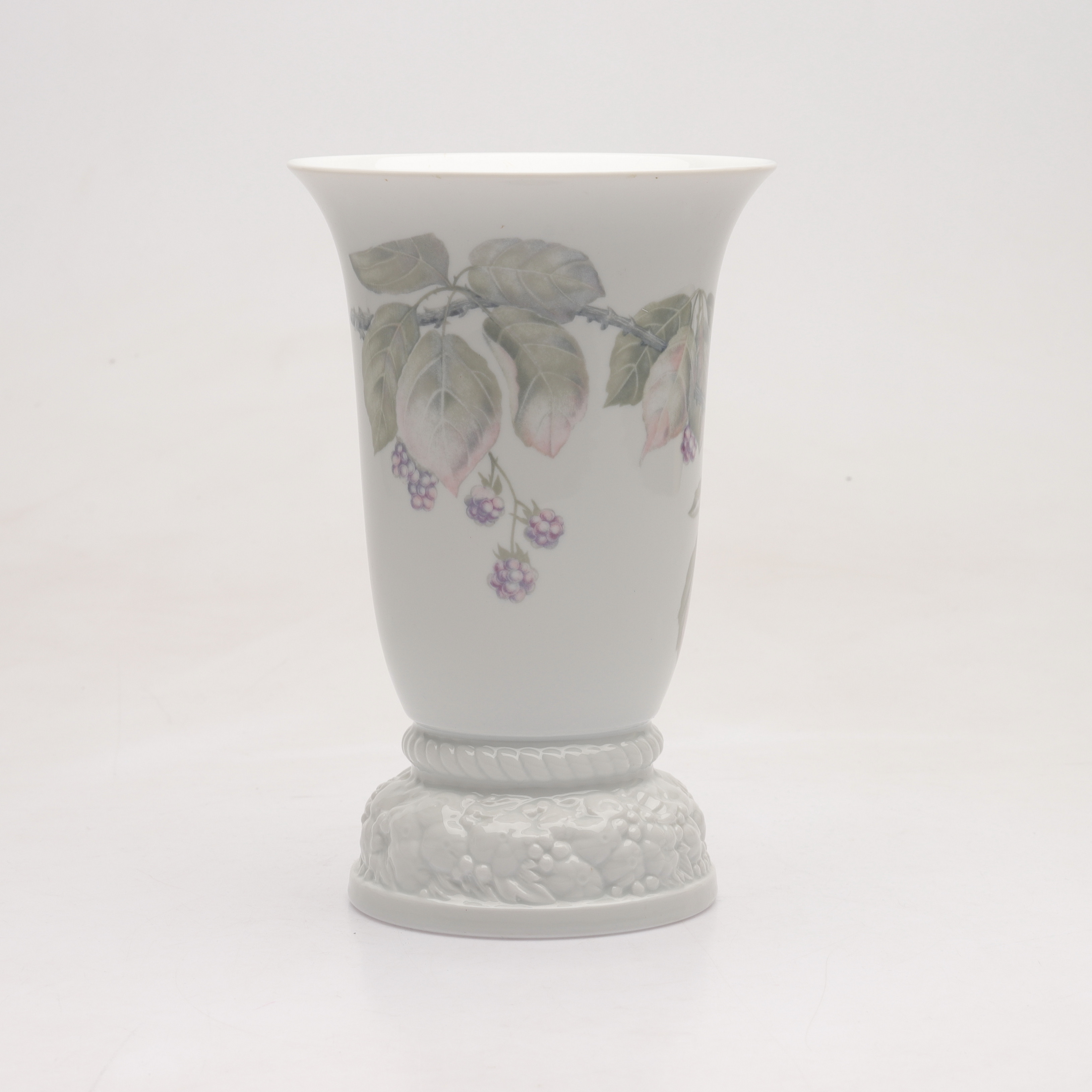 VAS, porslin, "Maria björnbär/ Classic Rose", Rosenthal, Tyskland.