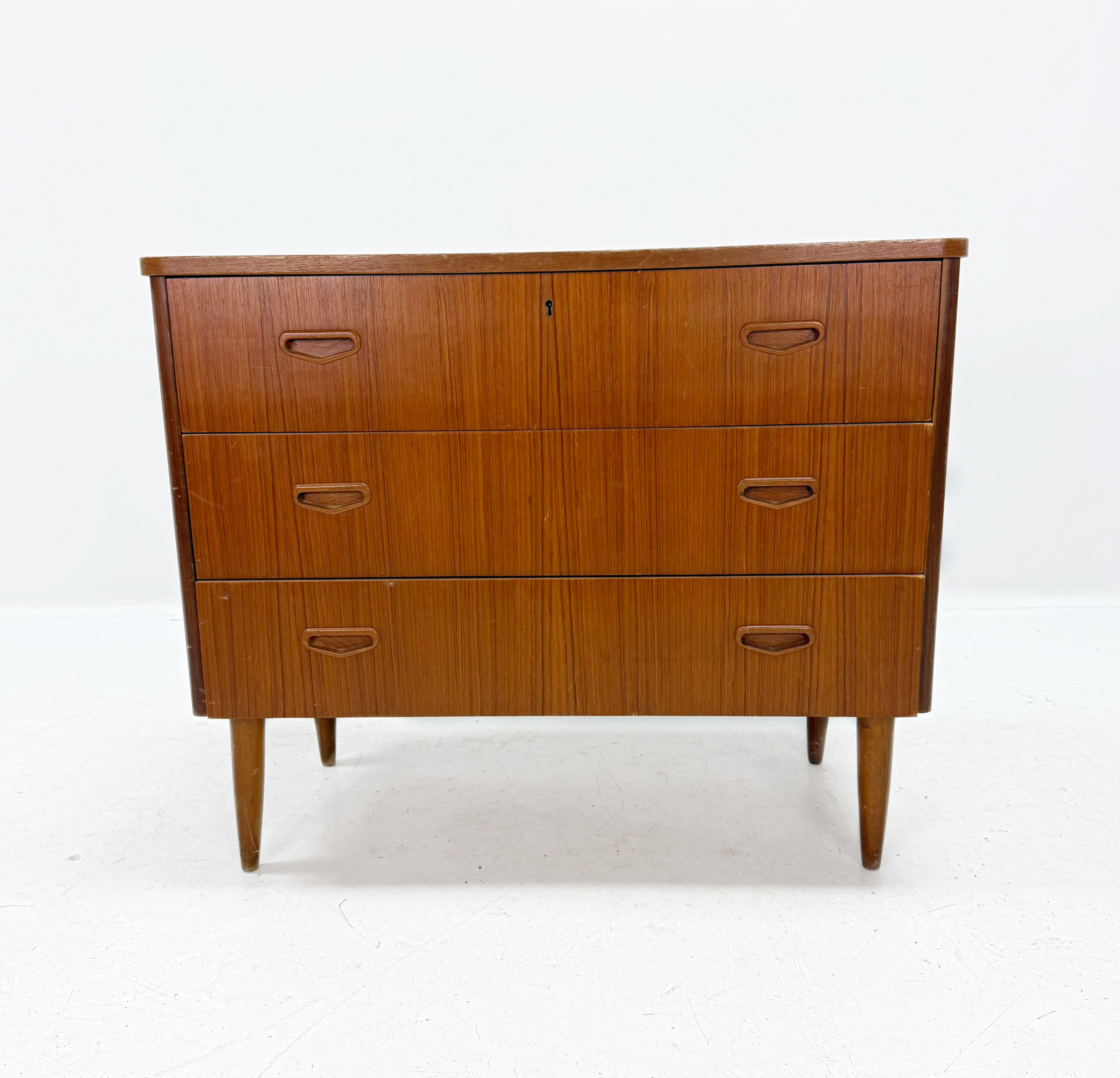 BYRÅ, teak, 3 lådor, 1950/60-tal.