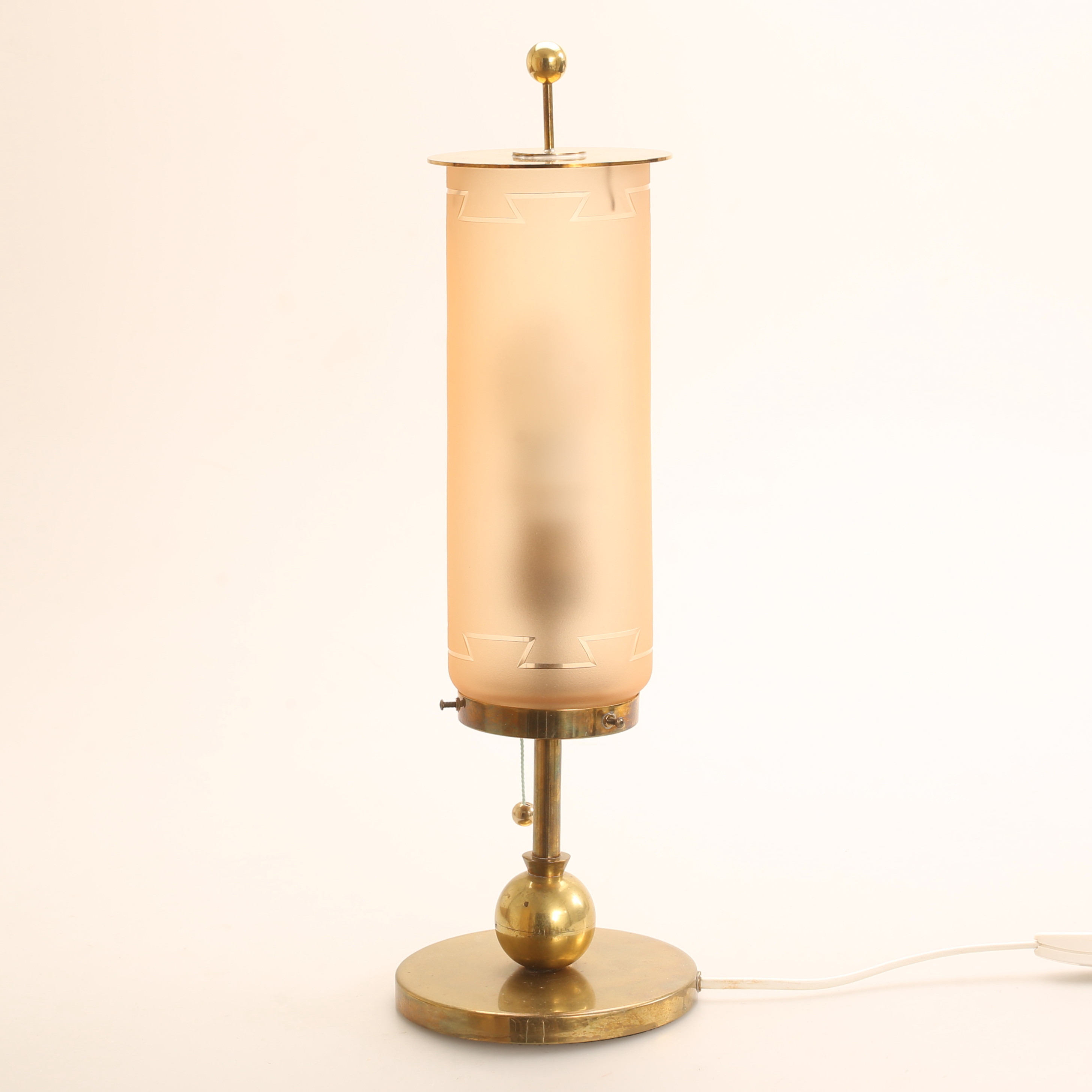 ELIS BERGH. Bordslampa, glas och mässing, Kosta 1929.