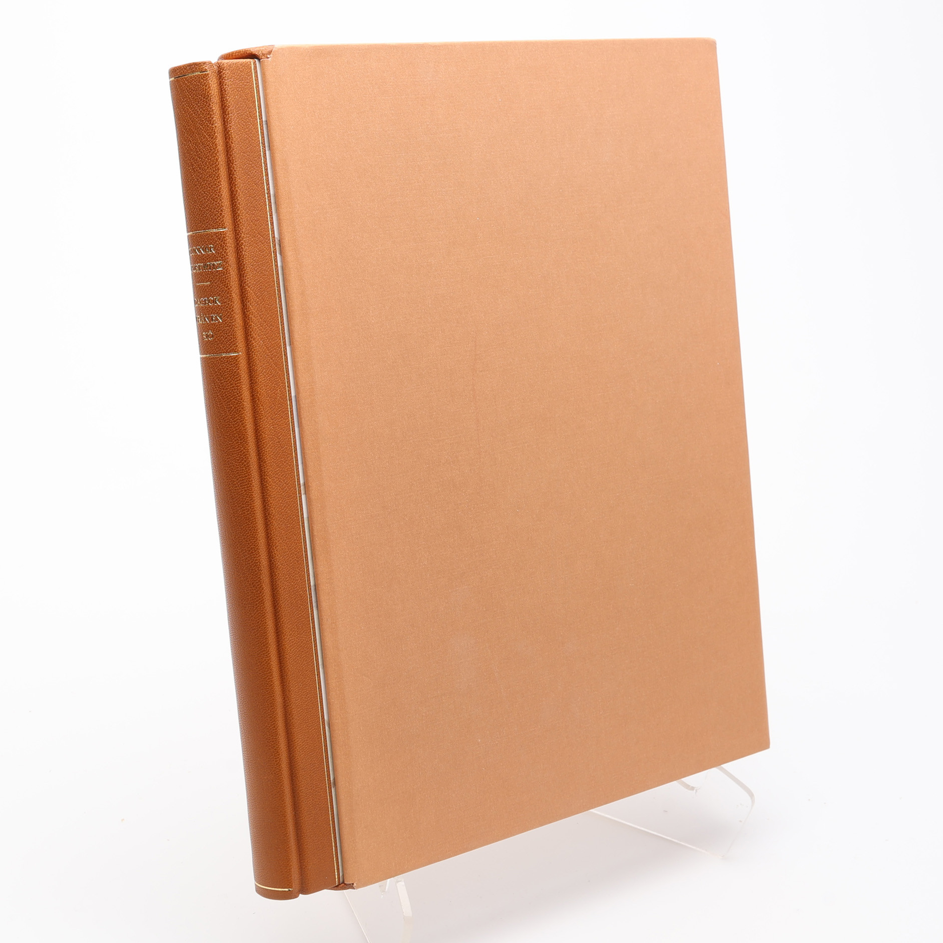 BIBLIOFILI. DAGBOK FRÅN EN SJÖ AV GUNNAR BRUSEWITZ 1996. NR. 22 AV 100 EXEMPLAR I DEN BIBLIOFILA UTGÅVAN MED EN SIGNERAD LITOGRAFI I SJU FÄRGER PÅ ARCHE-PAPPER.