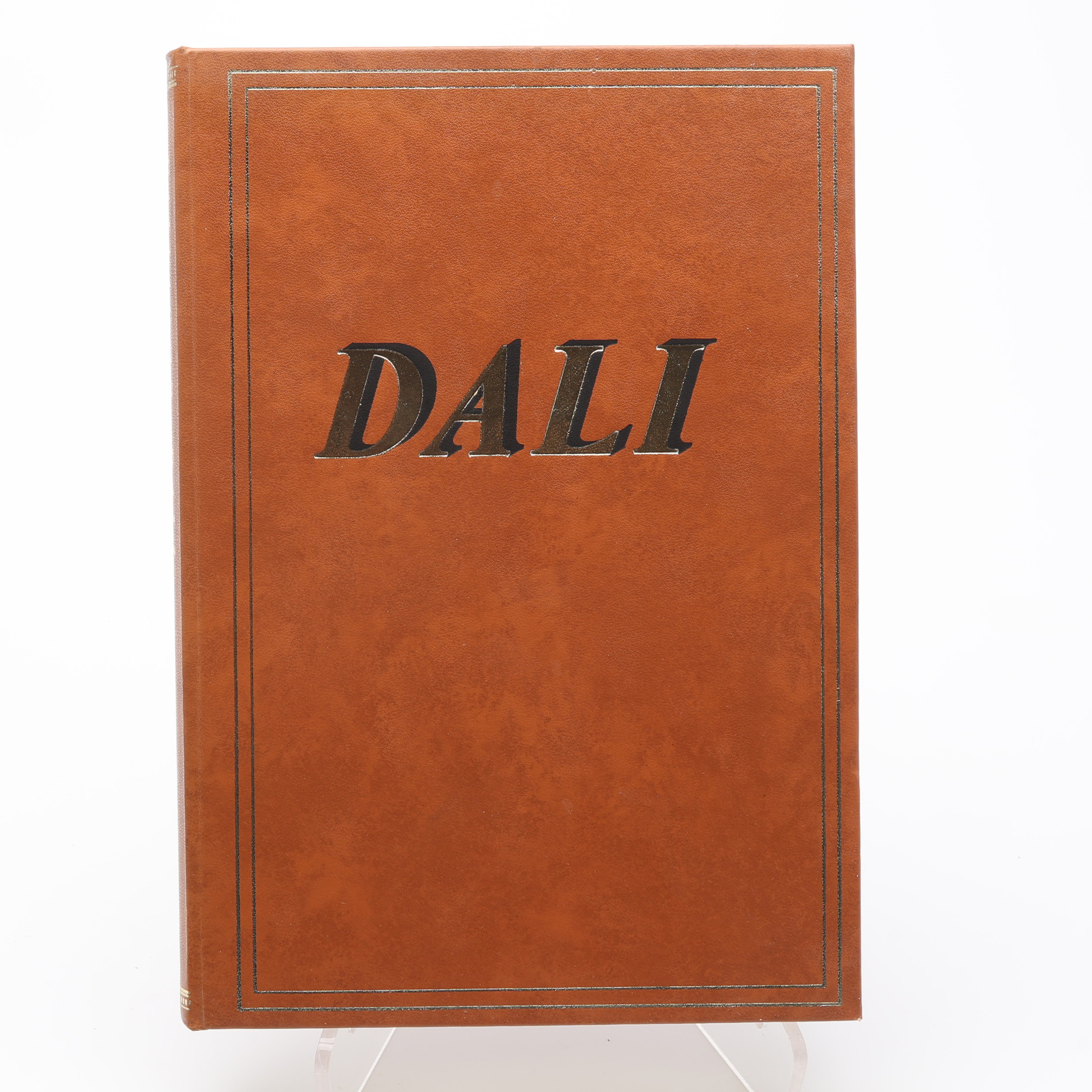 BIBLIOFILI.SALVADOR DALI, SPANSK SURREALISTISK KONSNTÄR.DEN SPANSKE SURREALISTEN SALVADOR DALI'S MÅLNINGAR TILL BIBELN I EN SVENSK UPPLAGA 1975.