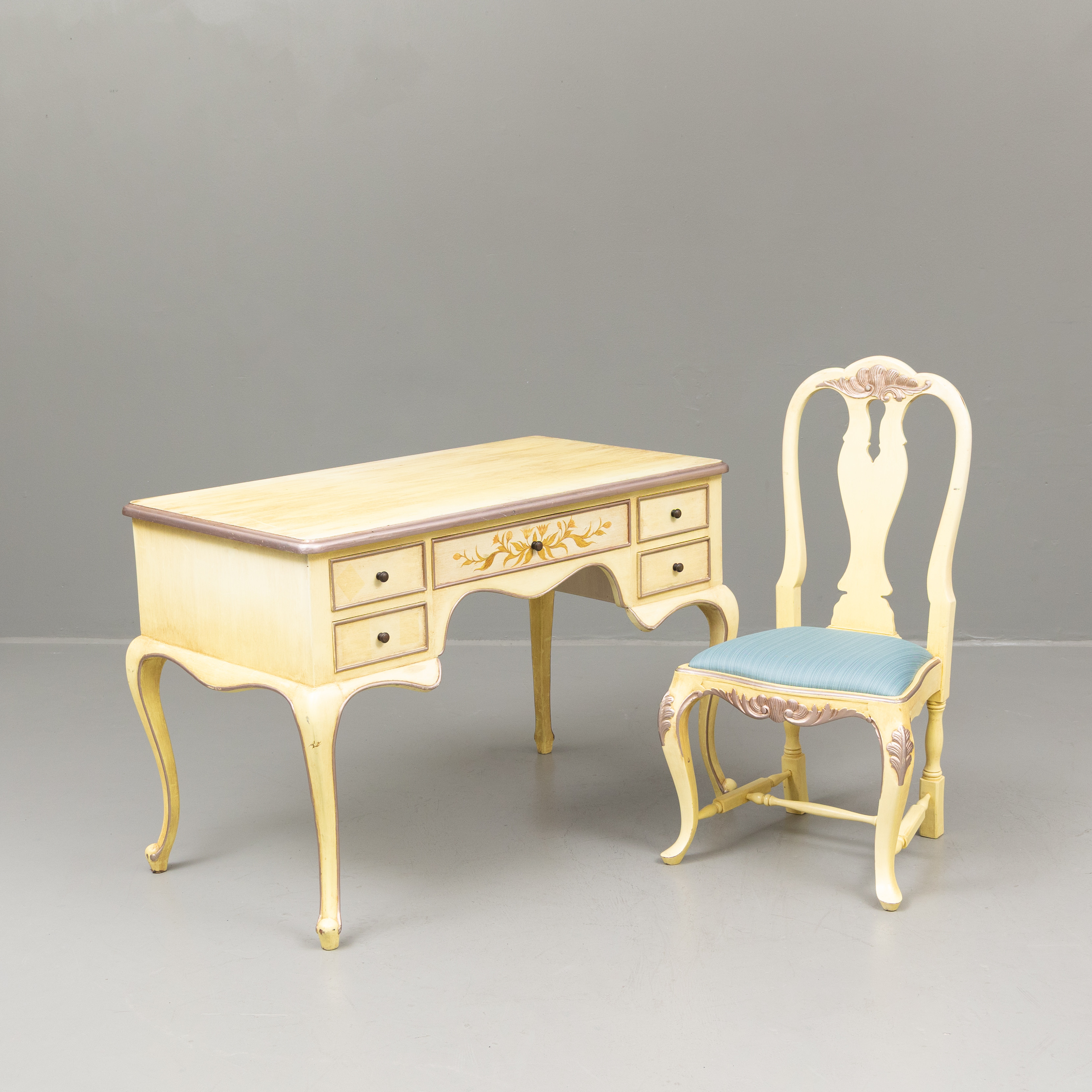 SKRIVBORD OCH STOL, rokokostil, 1900-talets senare del.