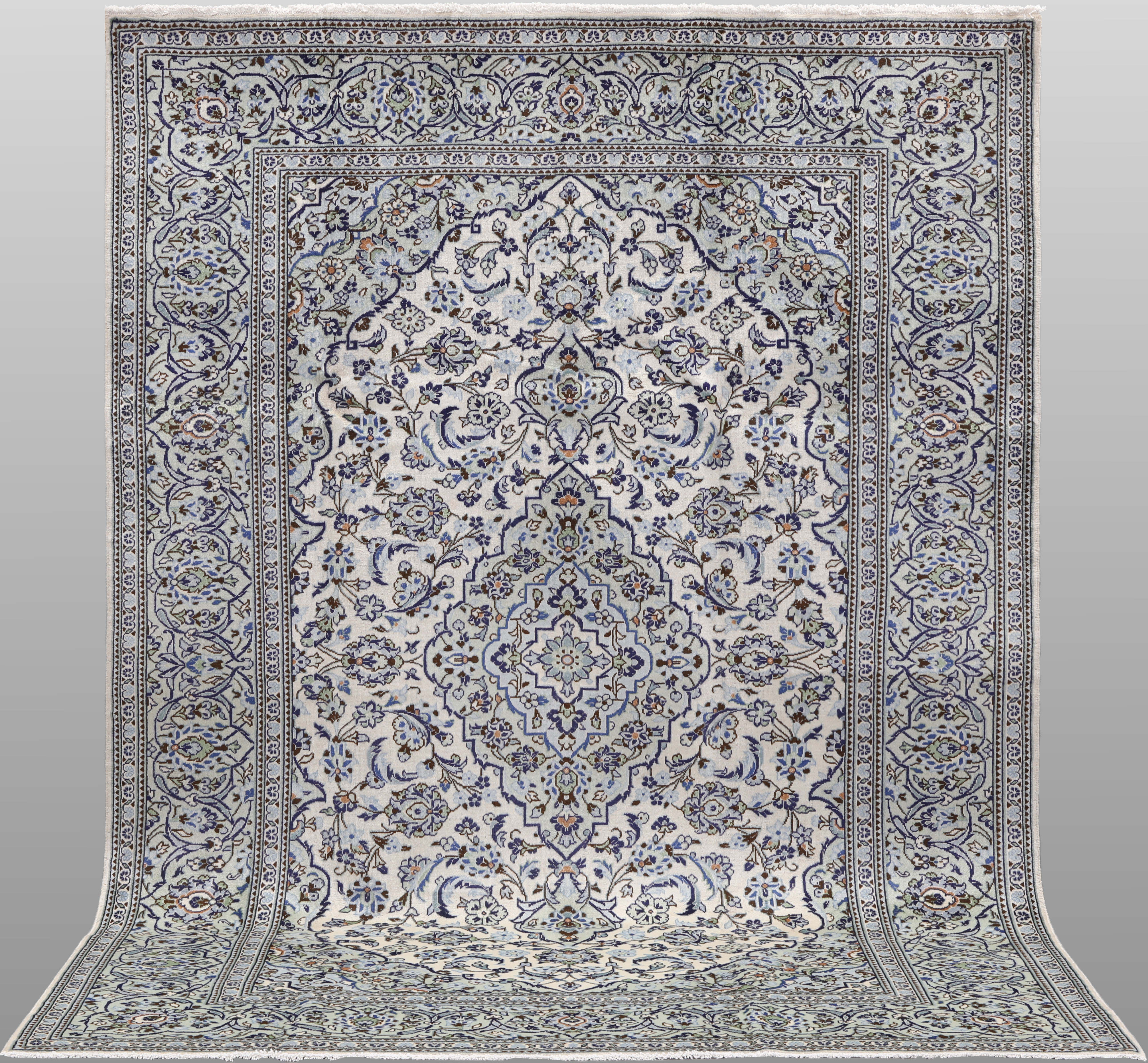 MATTA. Ljus Keshan, 295 x 200 cm.