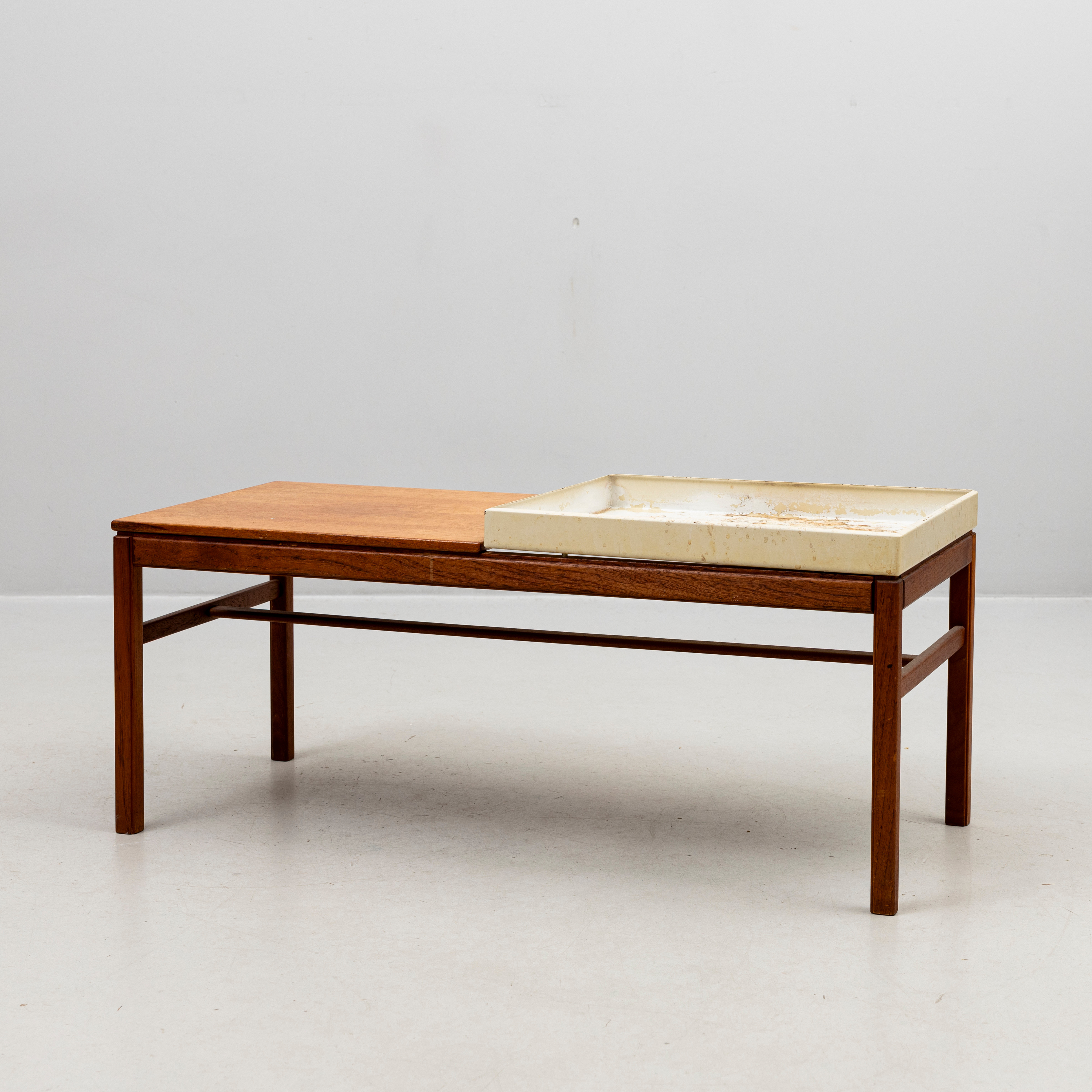SVEN ENGSTRÖM / GUNNAR MYRSTRAND. Blombord, "Casino", teak, Bra Bohag, Tingströms.