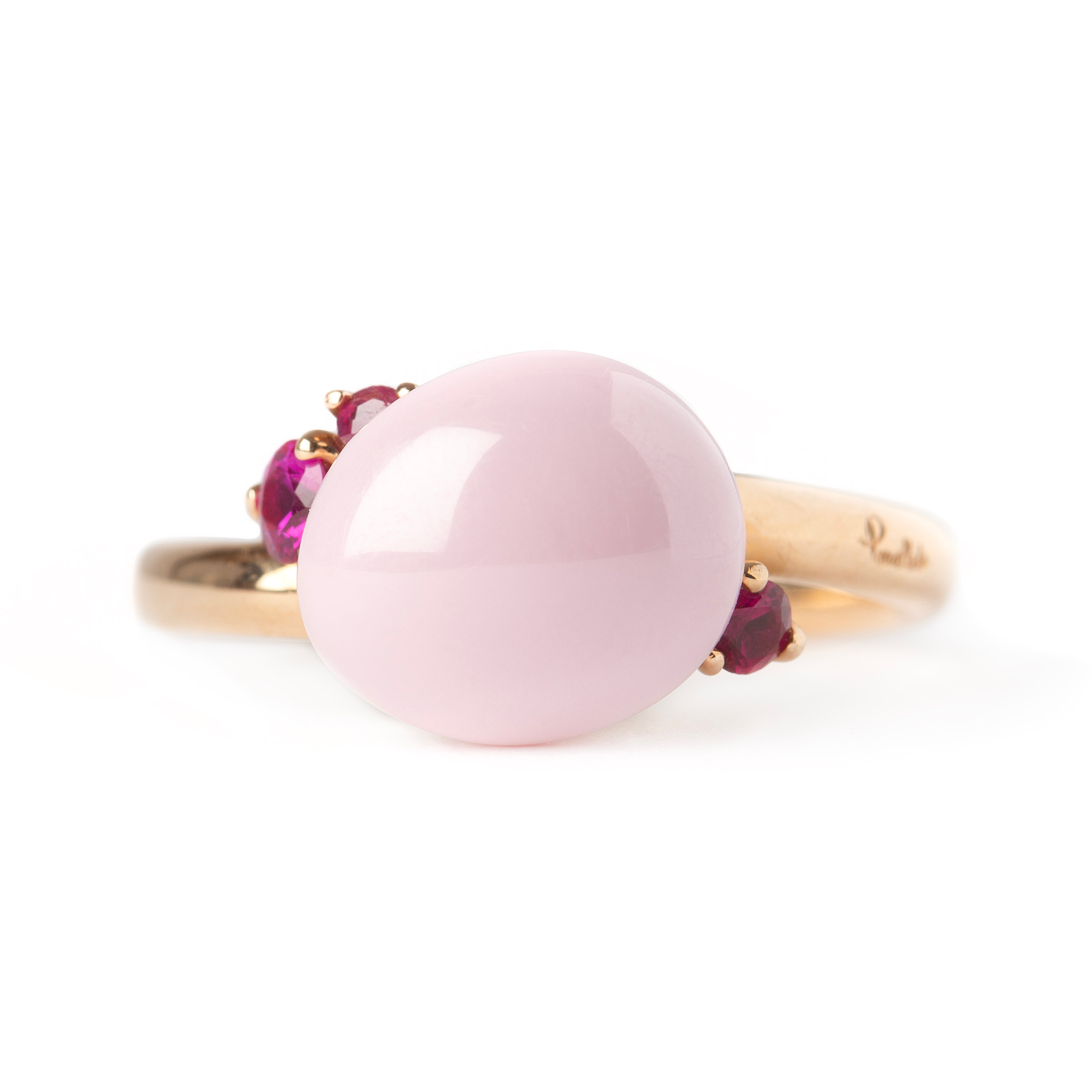 POMELLATO, ring, 18K guld med rosa keramik och fasettslipade rubeliter.