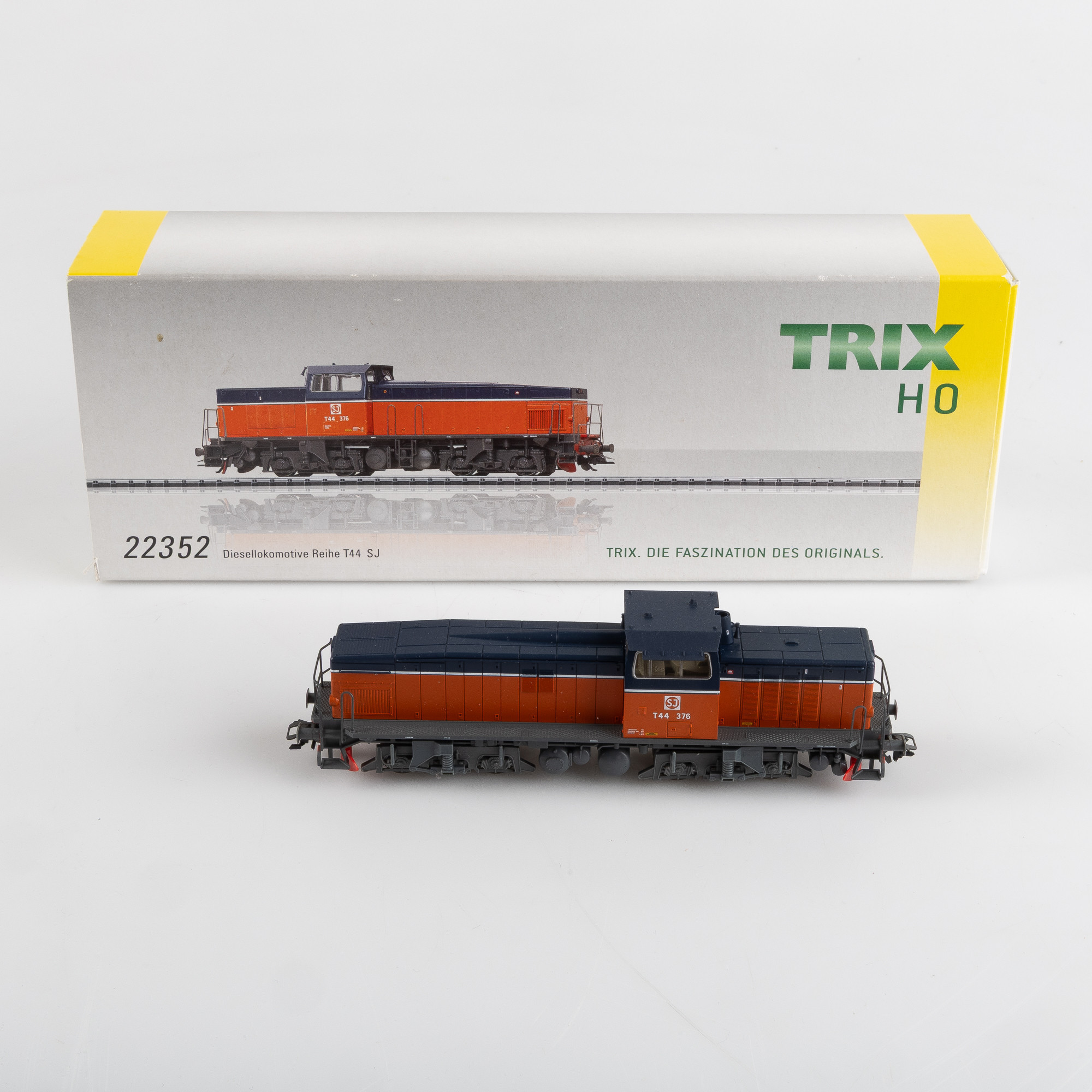 TRIX, modelljärnvägsdel, SJ:s diesellok T44 376, "22352".