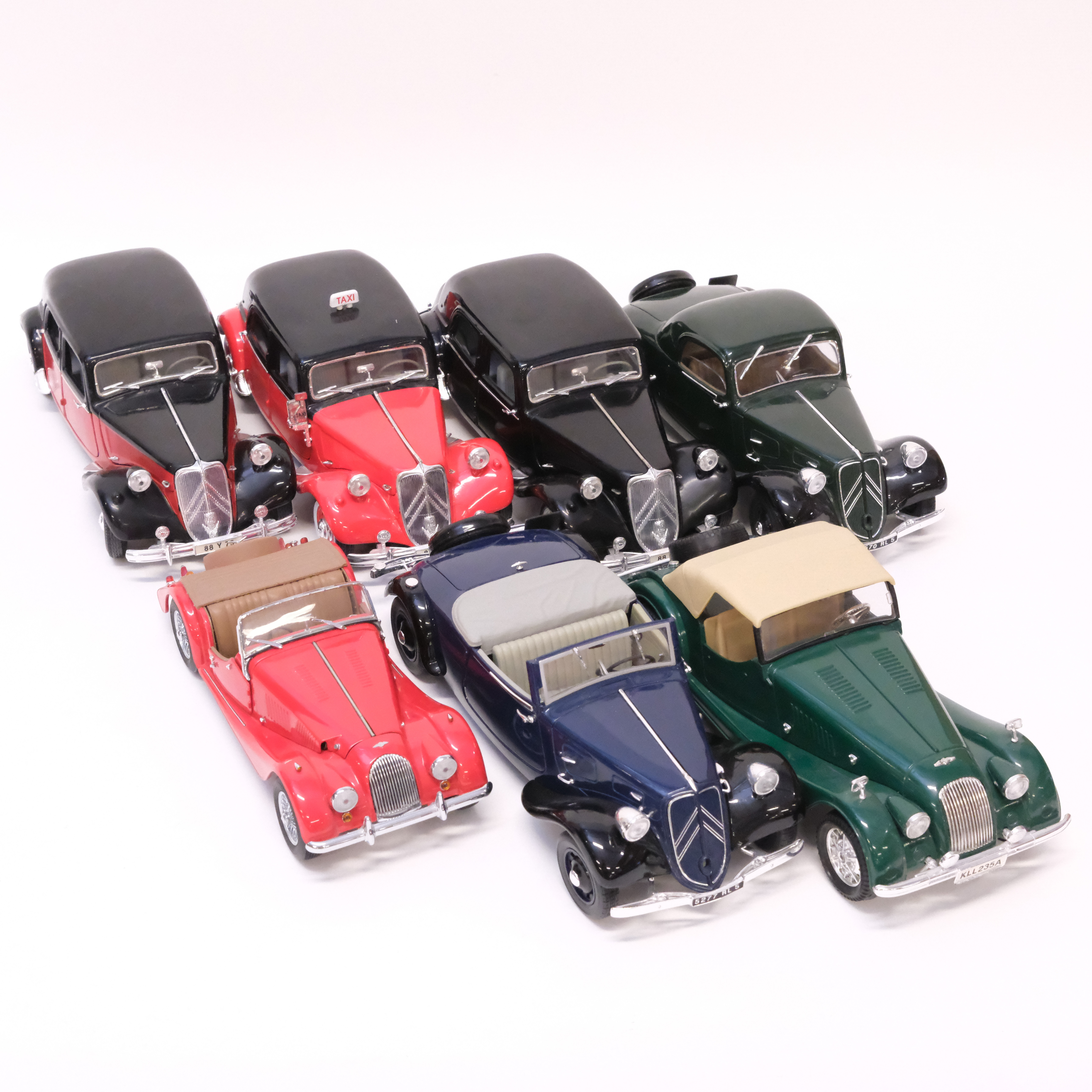 SJU MODELLBILAR. MAISTO, SOLIDO, POLISTIL OCH KYOSHO. SKALA 1:18.